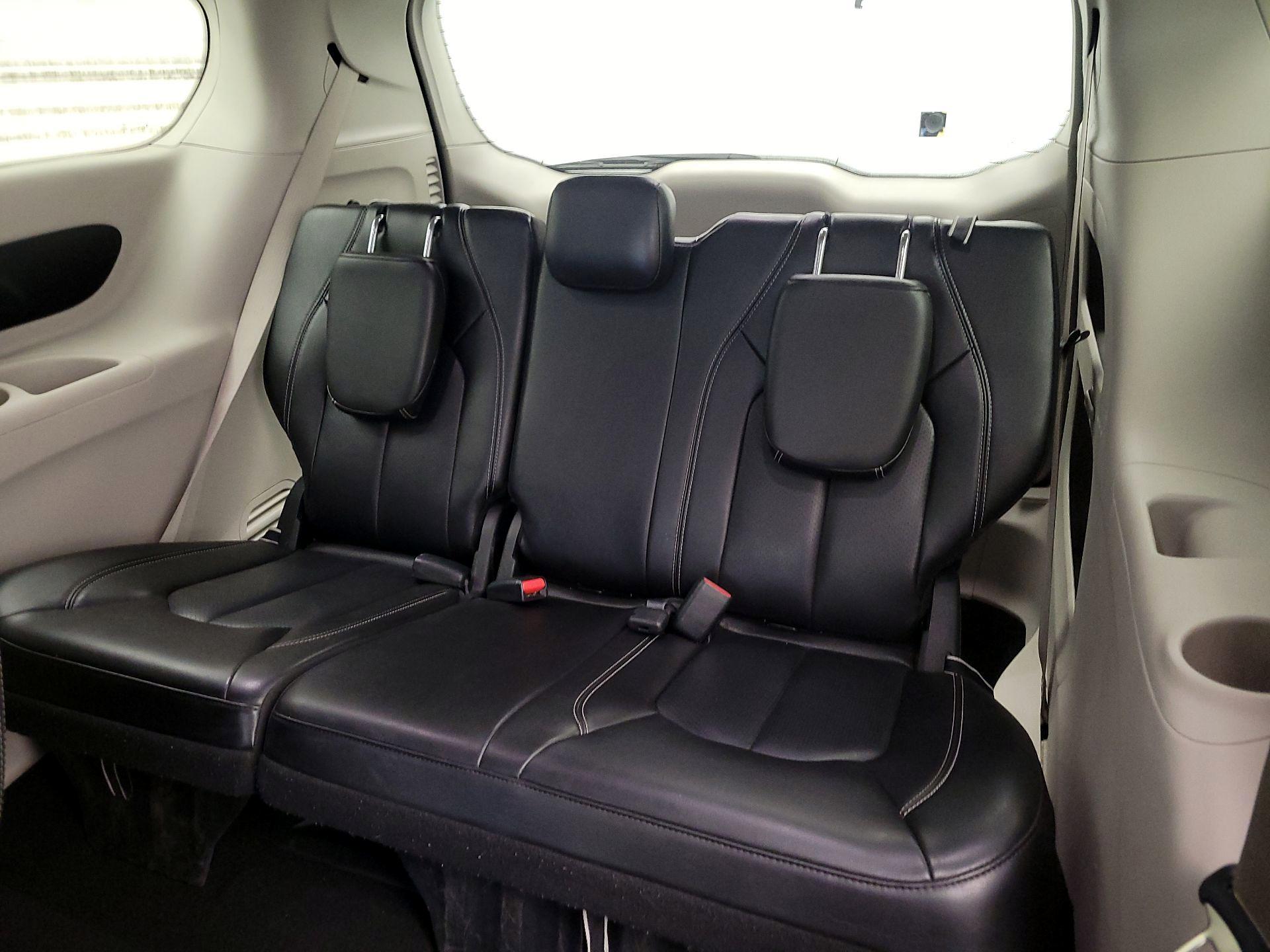 Thumbnail: 2023 Chrysler Pacifica - 20