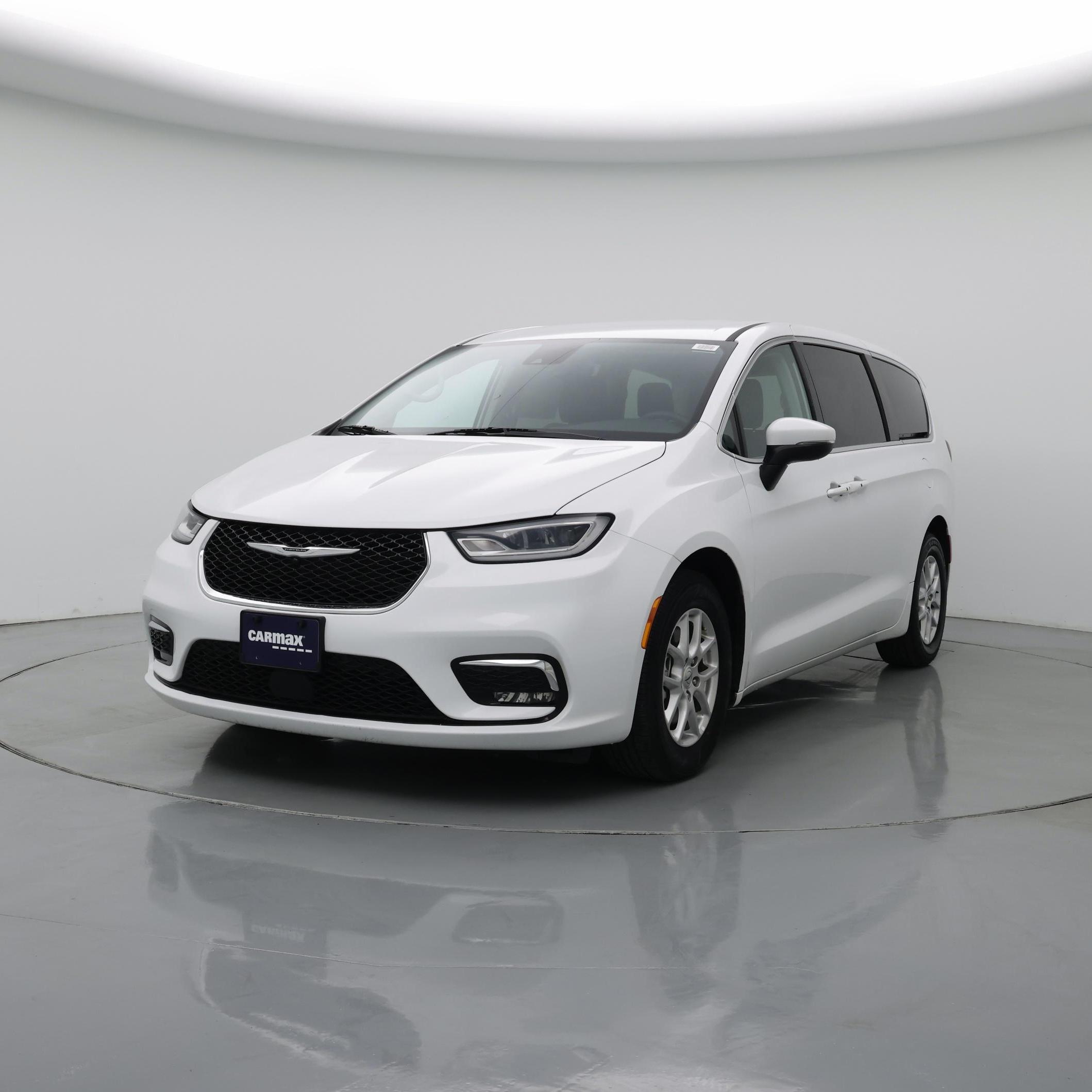 Thumbnail: 2023 Chrysler Pacifica - 4