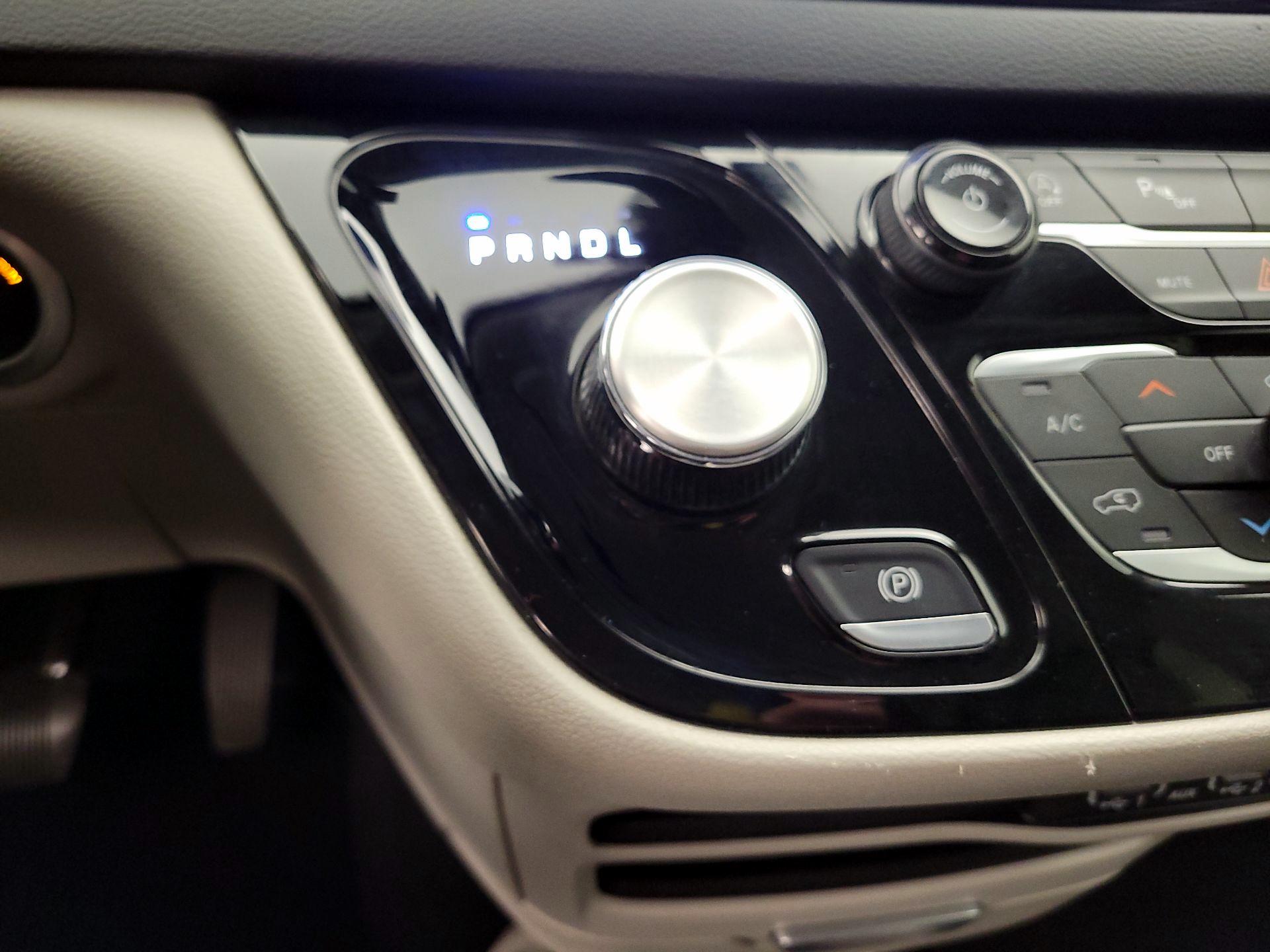 Thumbnail: 2023 Chrysler Pacifica - 17