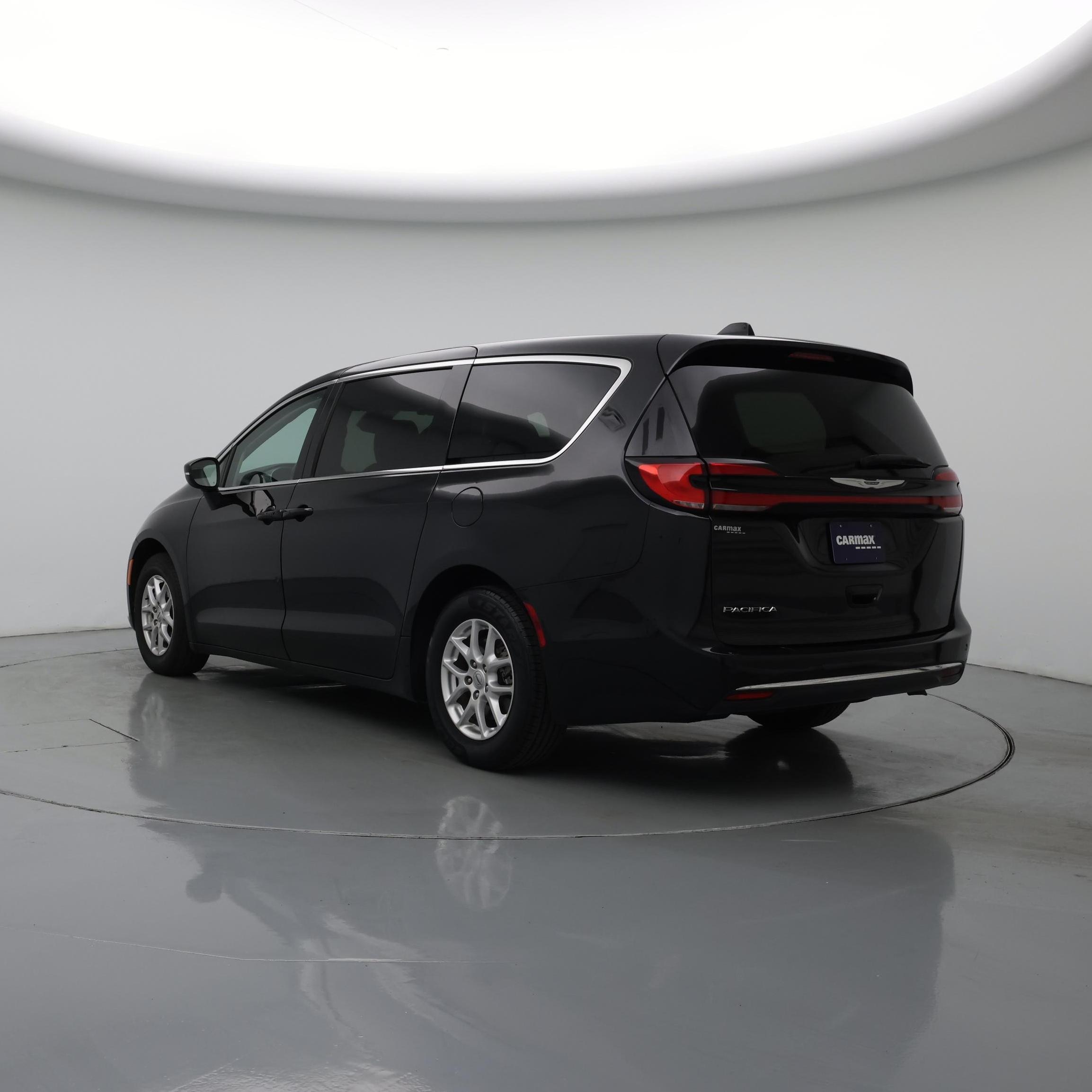 Thumbnail: 2023 Chrysler Pacifica - 2