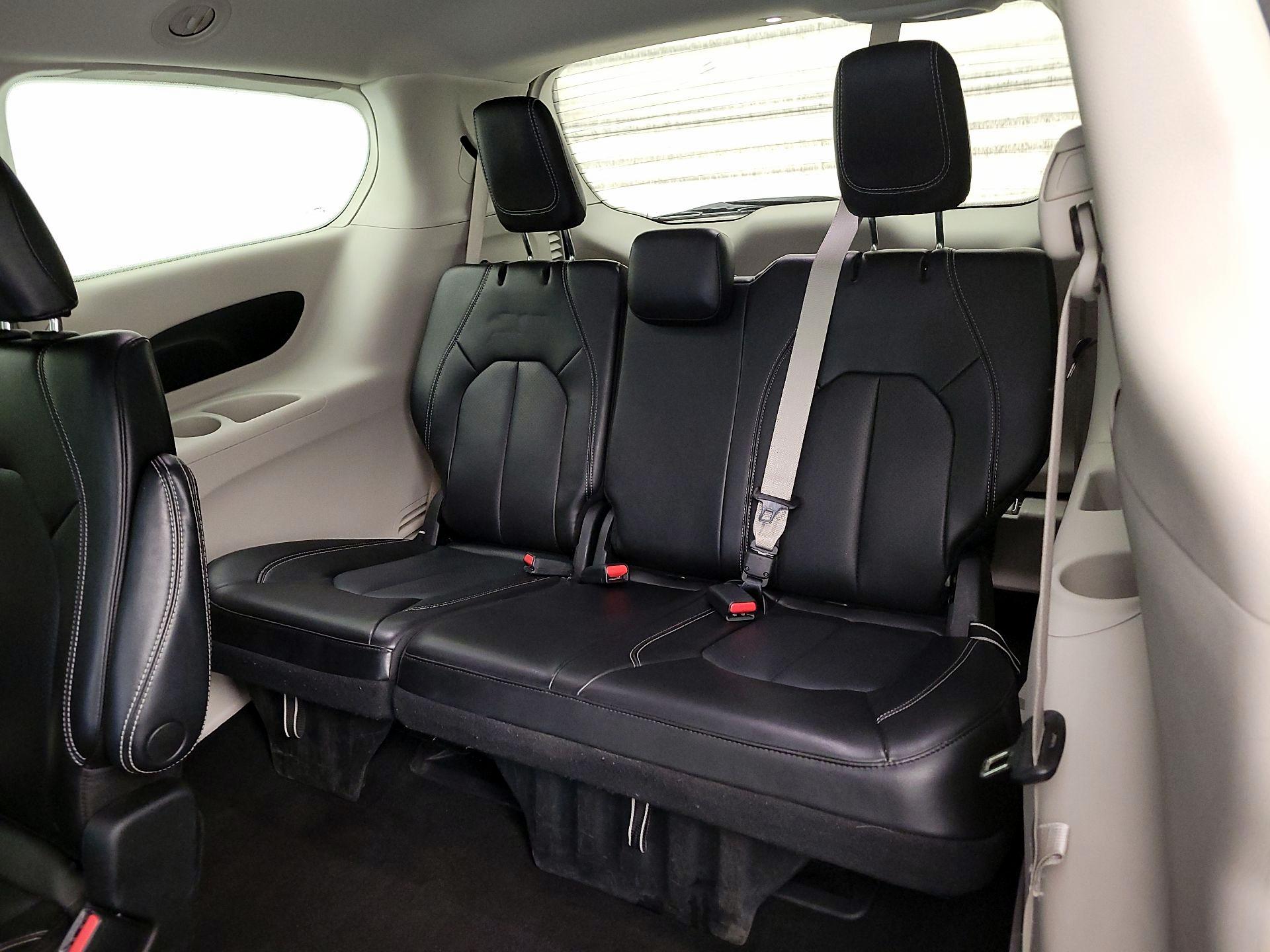 Thumbnail: 2023 Chrysler Pacifica - 20