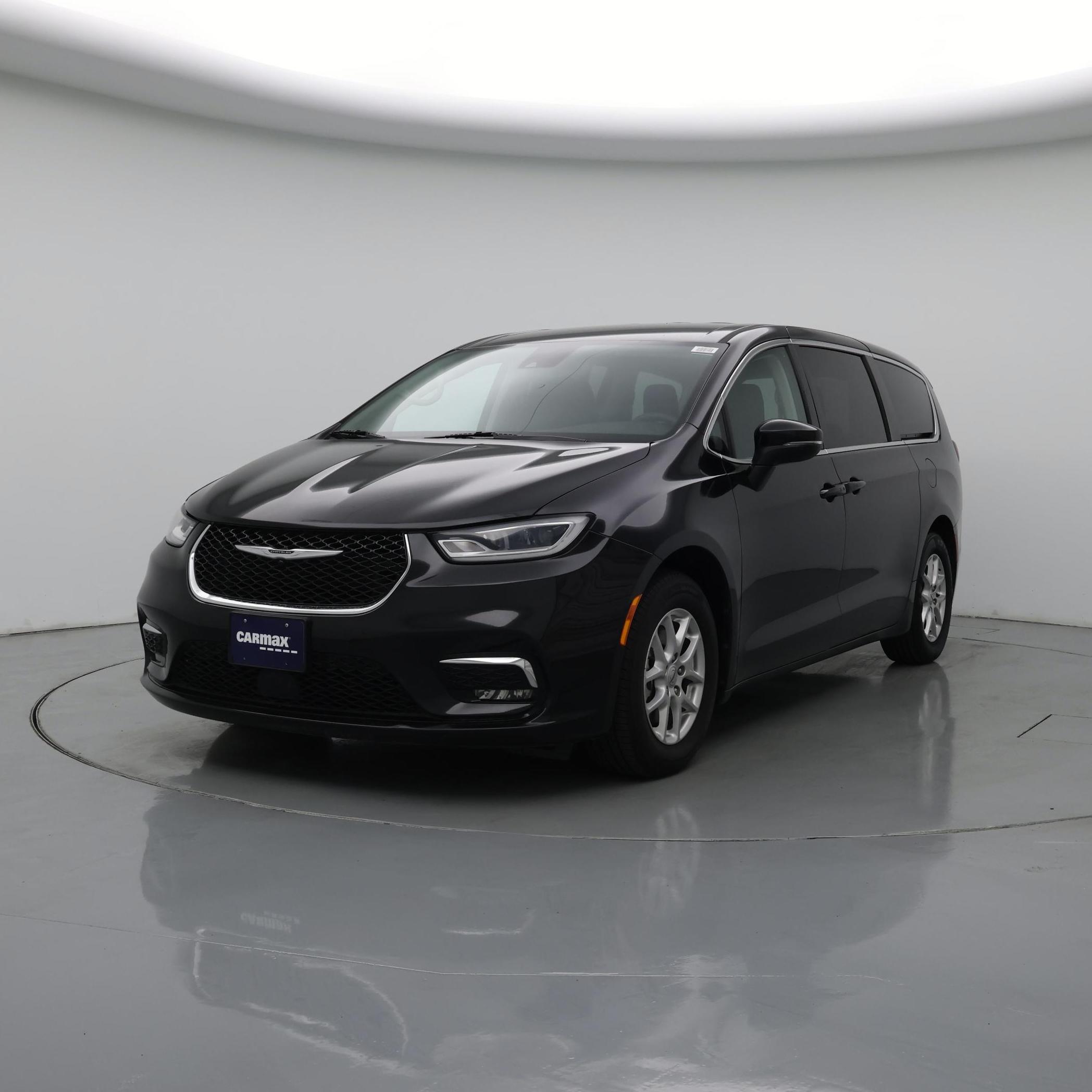 Thumbnail: 2023 Chrysler Pacifica - 4