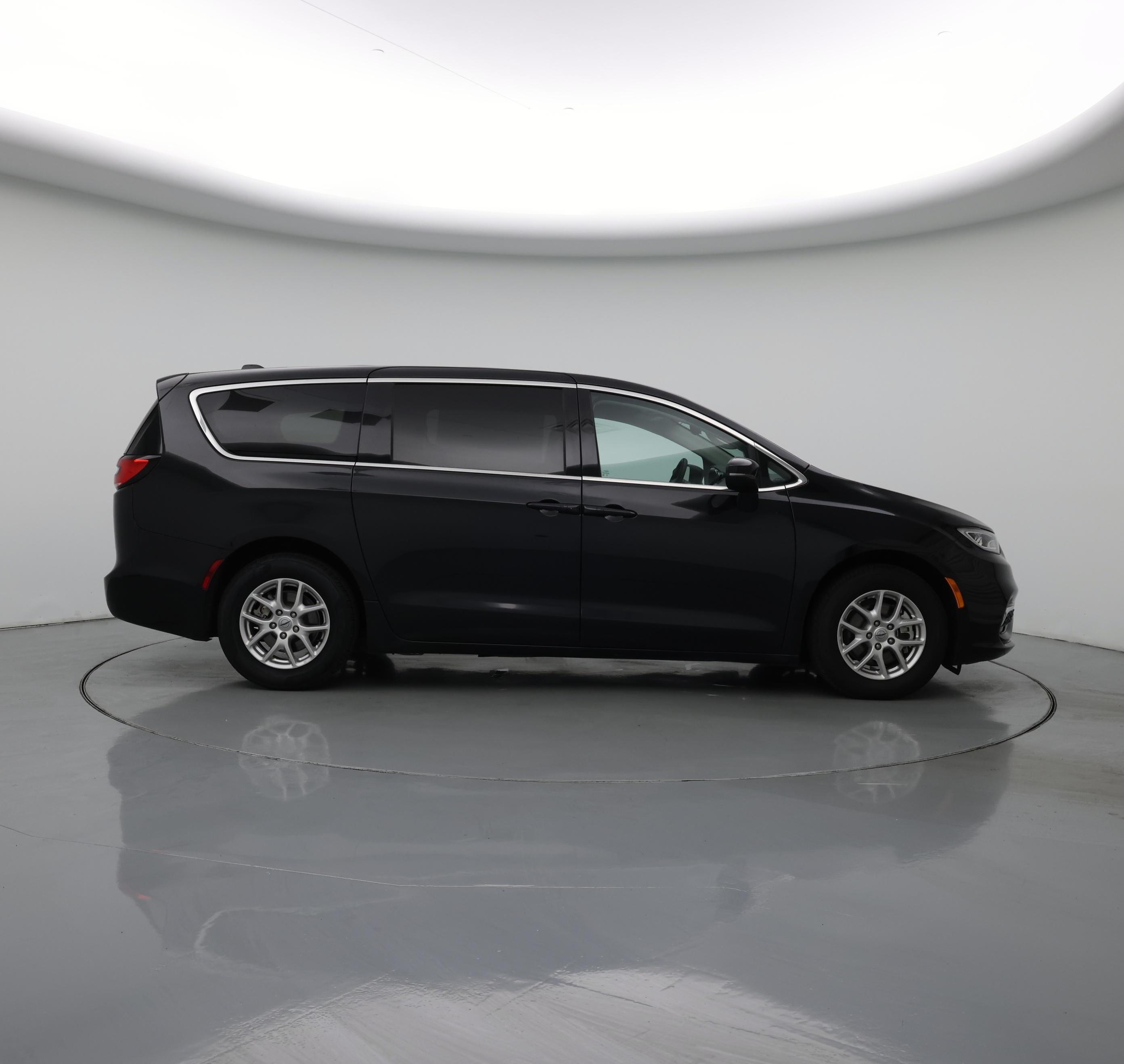 Thumbnail: 2023 Chrysler Pacifica - 7