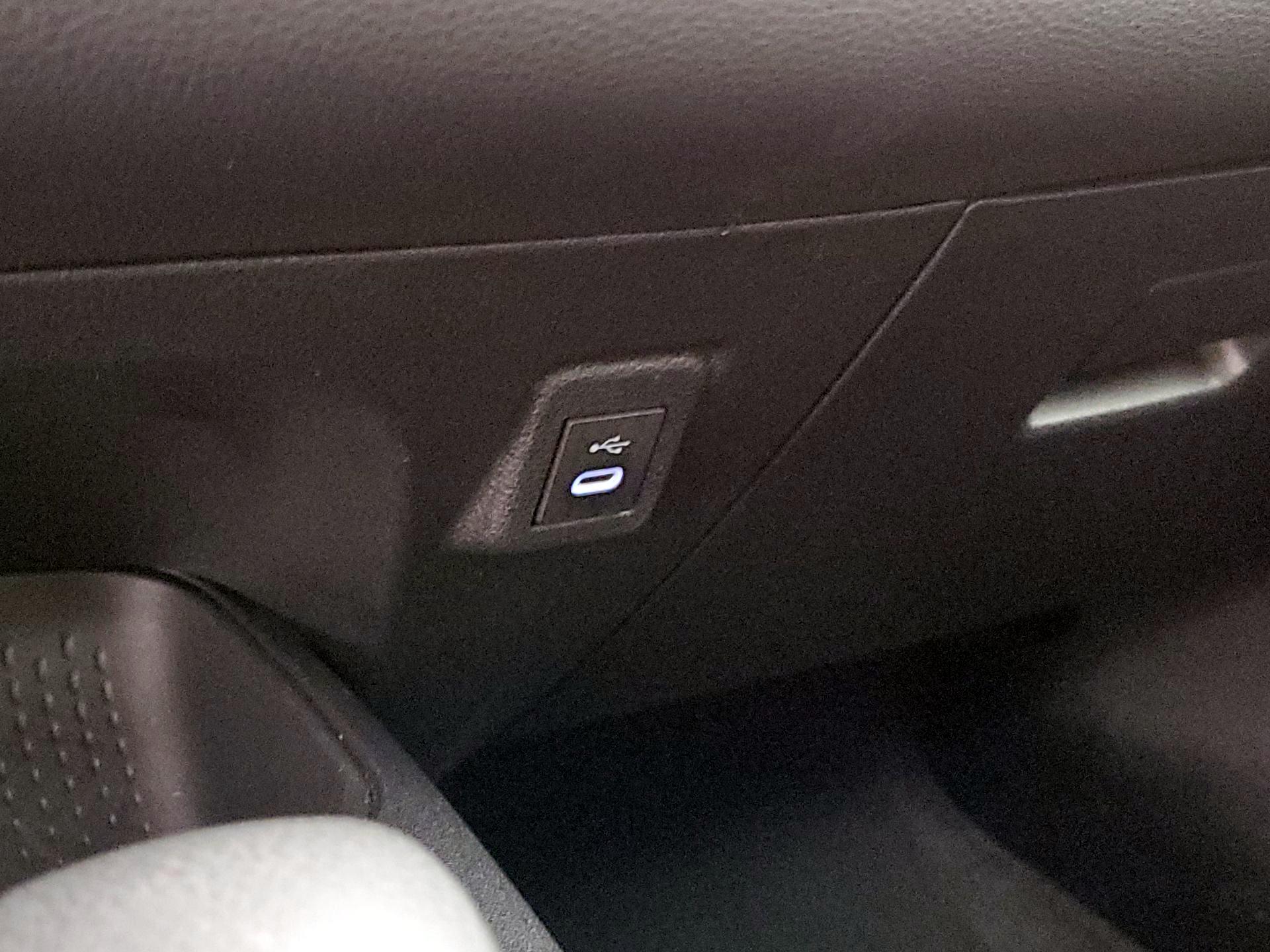 Thumbnail: 2025 Toyota Corolla - 18