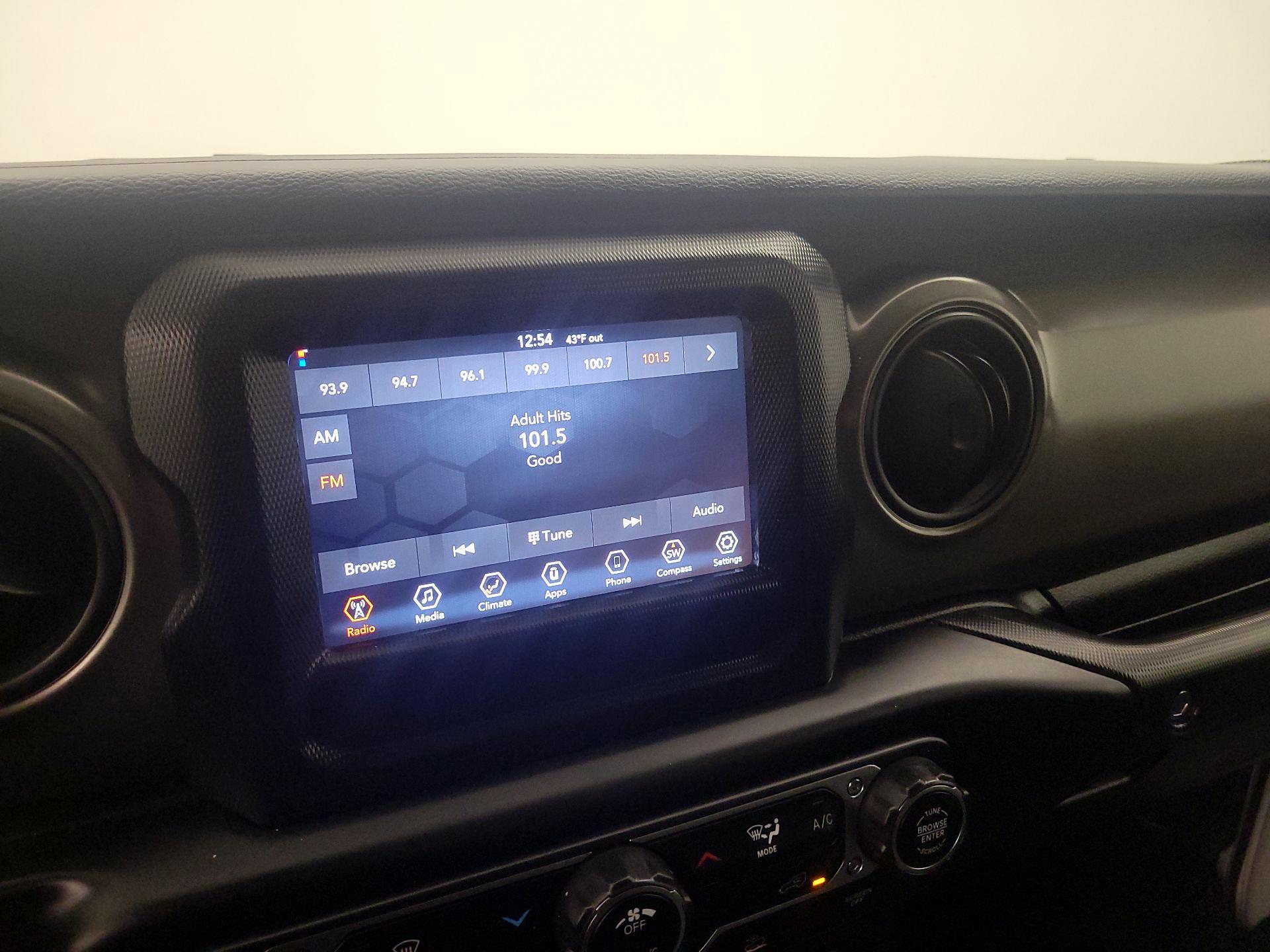 Thumbnail: 2022 Jeep Wrangler - 15