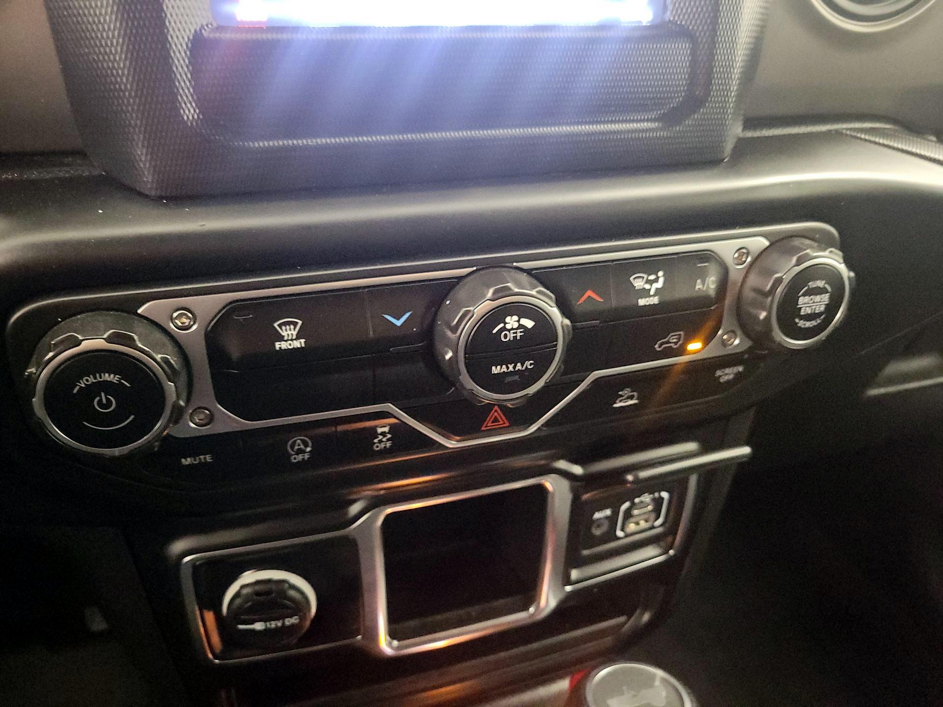 Thumbnail: 2022 Jeep Wrangler - 16