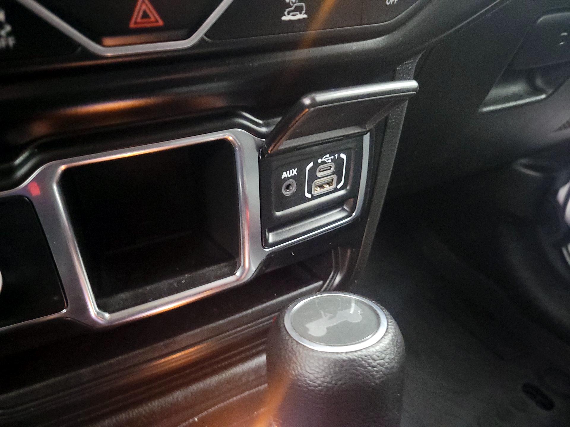 Thumbnail: 2022 Jeep Wrangler - 18