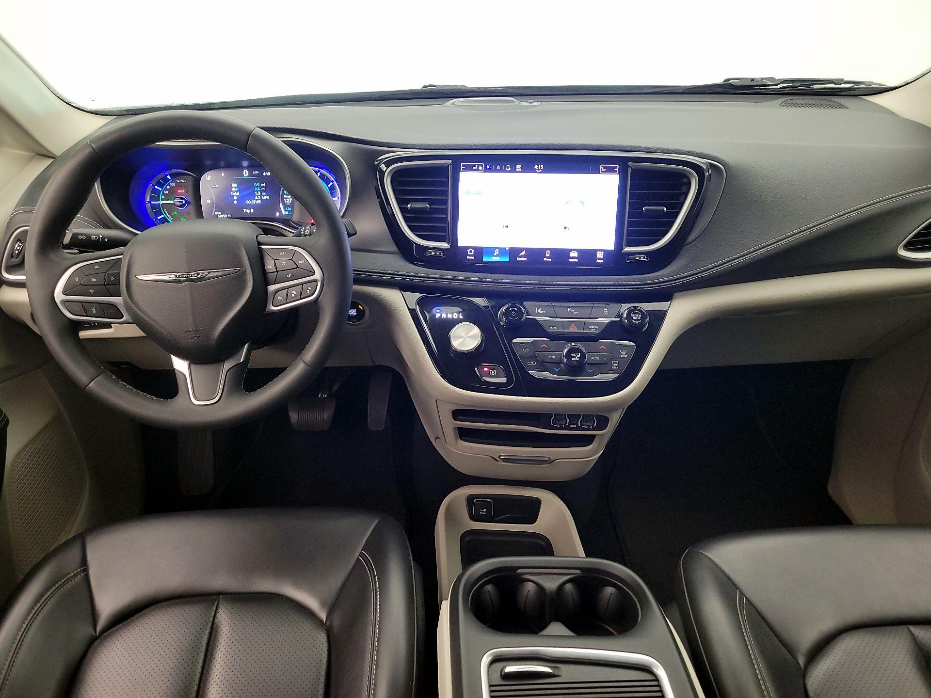 Thumbnail: 2023 Chrysler Pacifica - 9