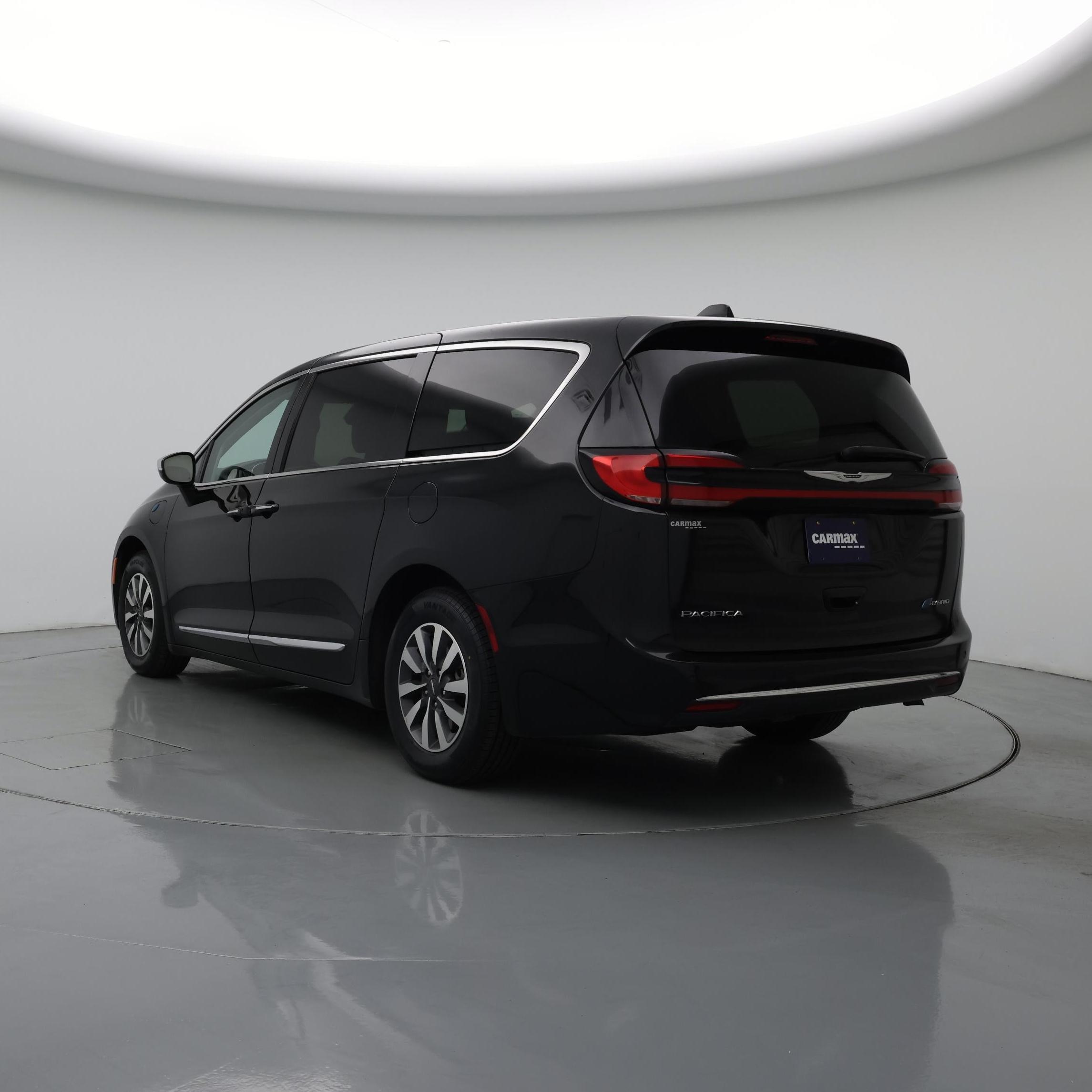 Thumbnail: 2023 Chrysler Pacifica - 2