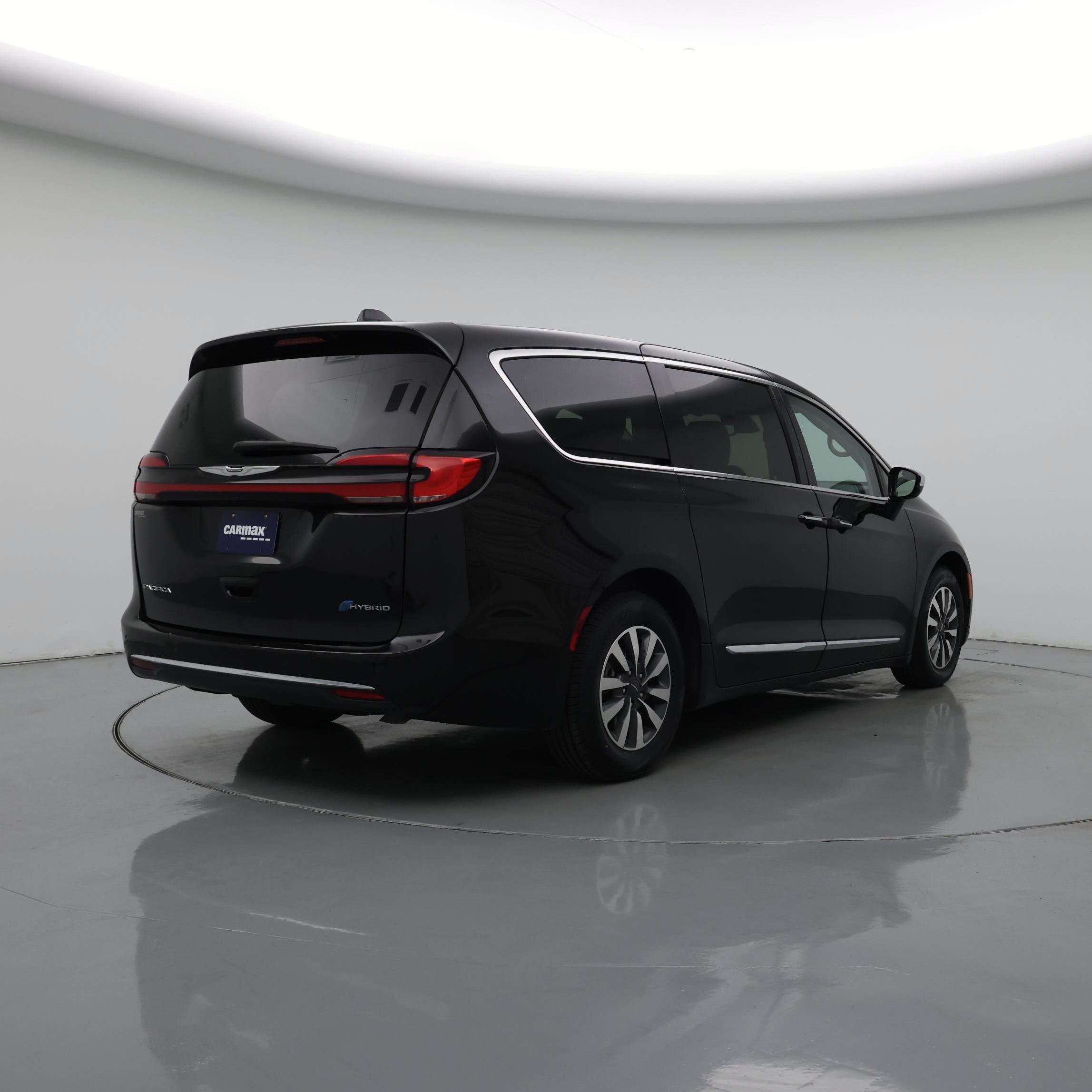 Thumbnail: 2023 Chrysler Pacifica - 8