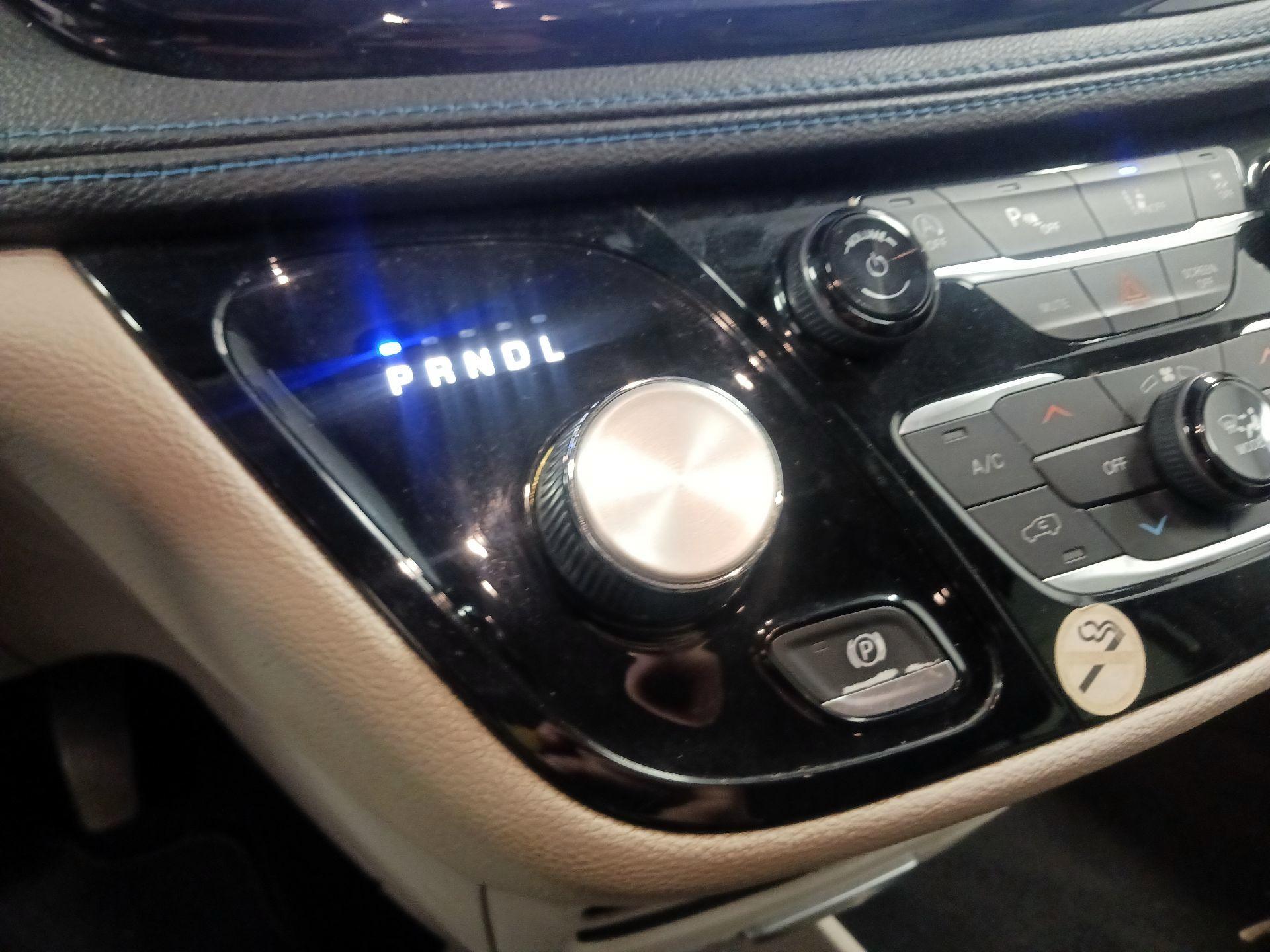 Thumbnail: 2021 Chrysler Pacifica - 15