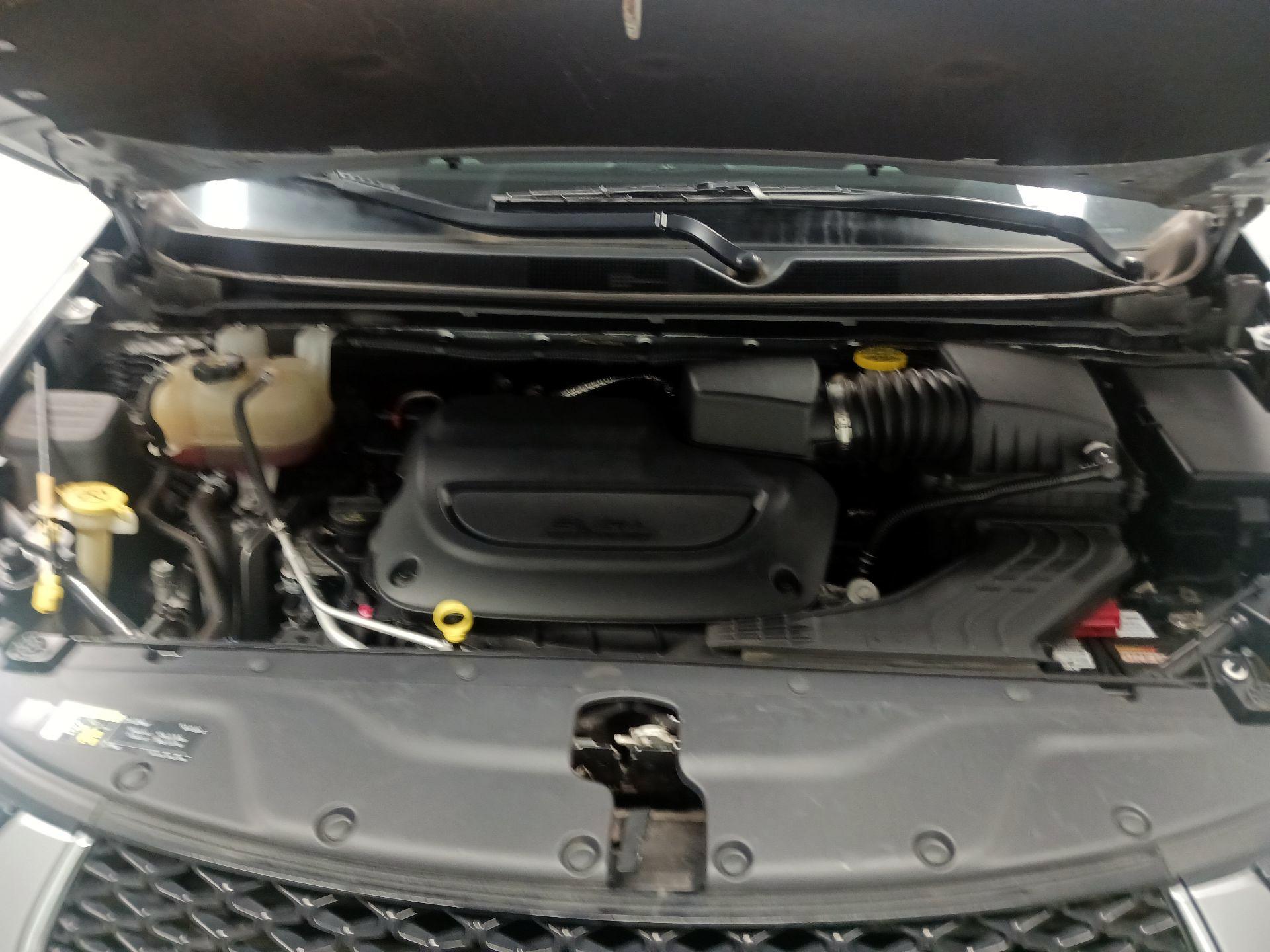 Thumbnail: 2021 Chrysler Pacifica - 17