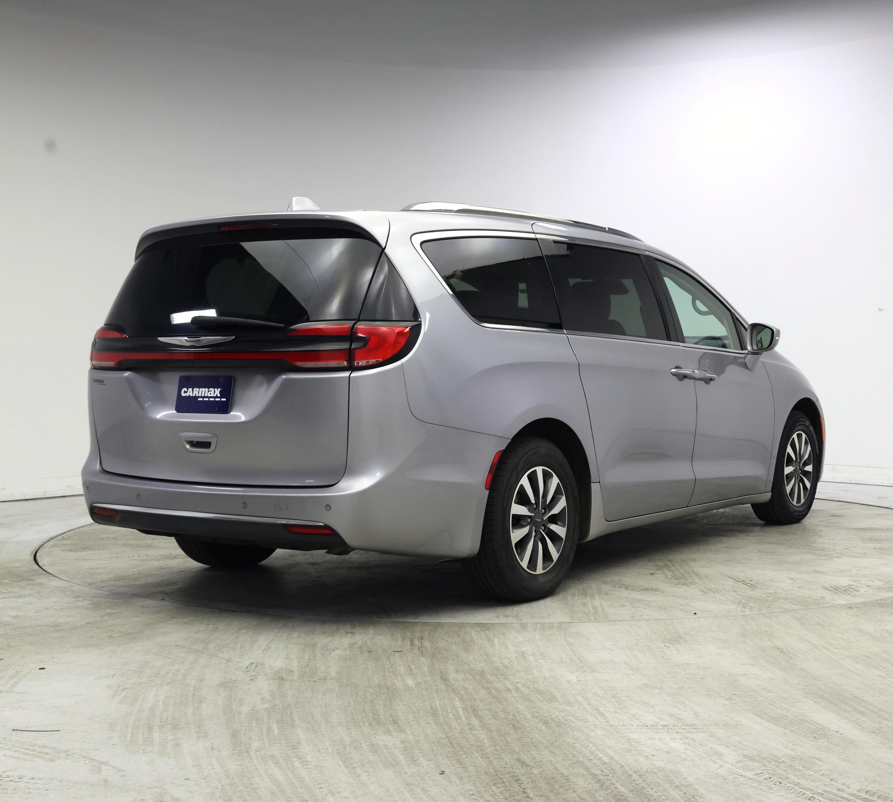 Thumbnail: 2021 Chrysler Pacifica - 8