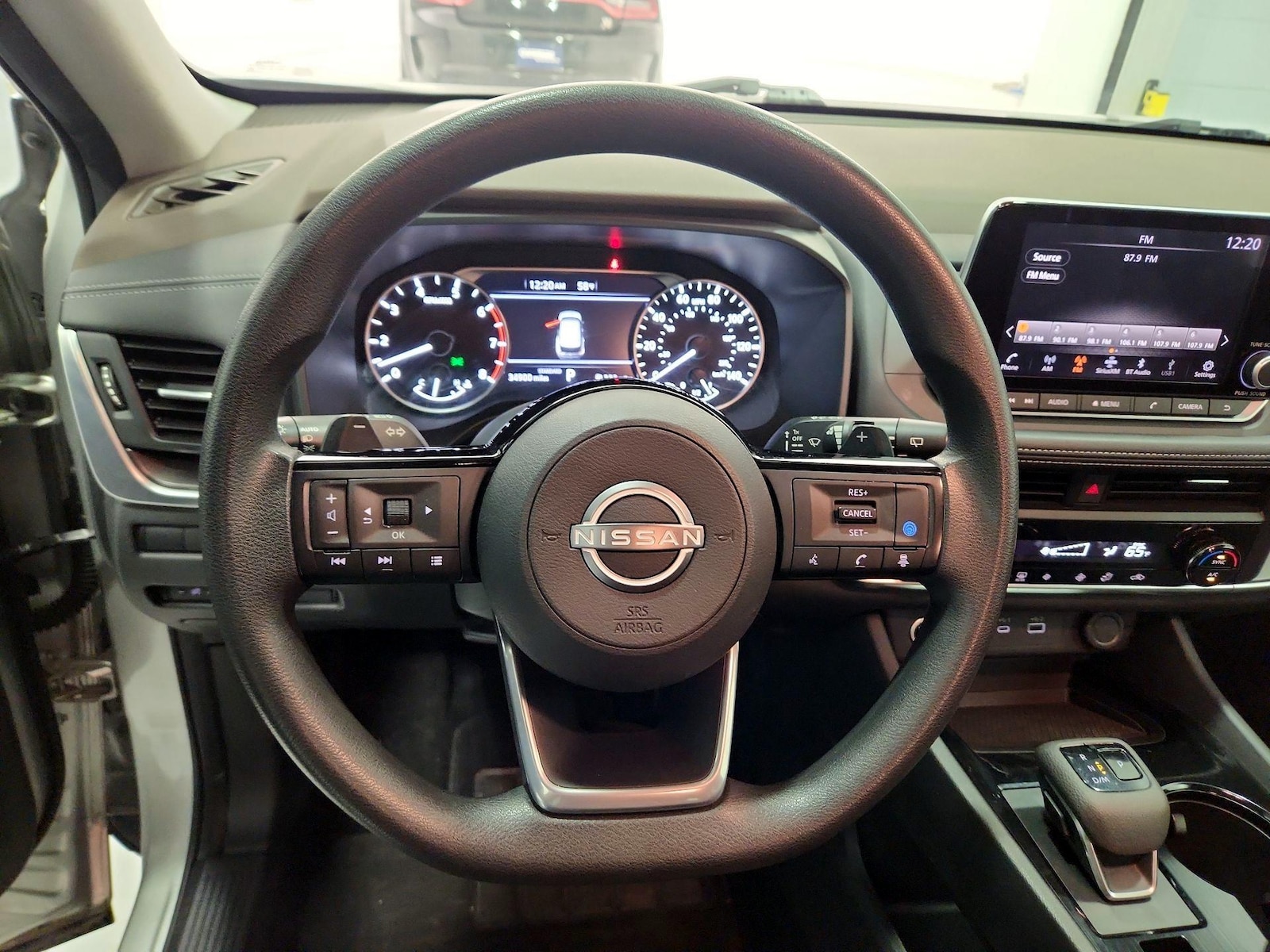 2023 Nissan Rogue SV - Photo 11