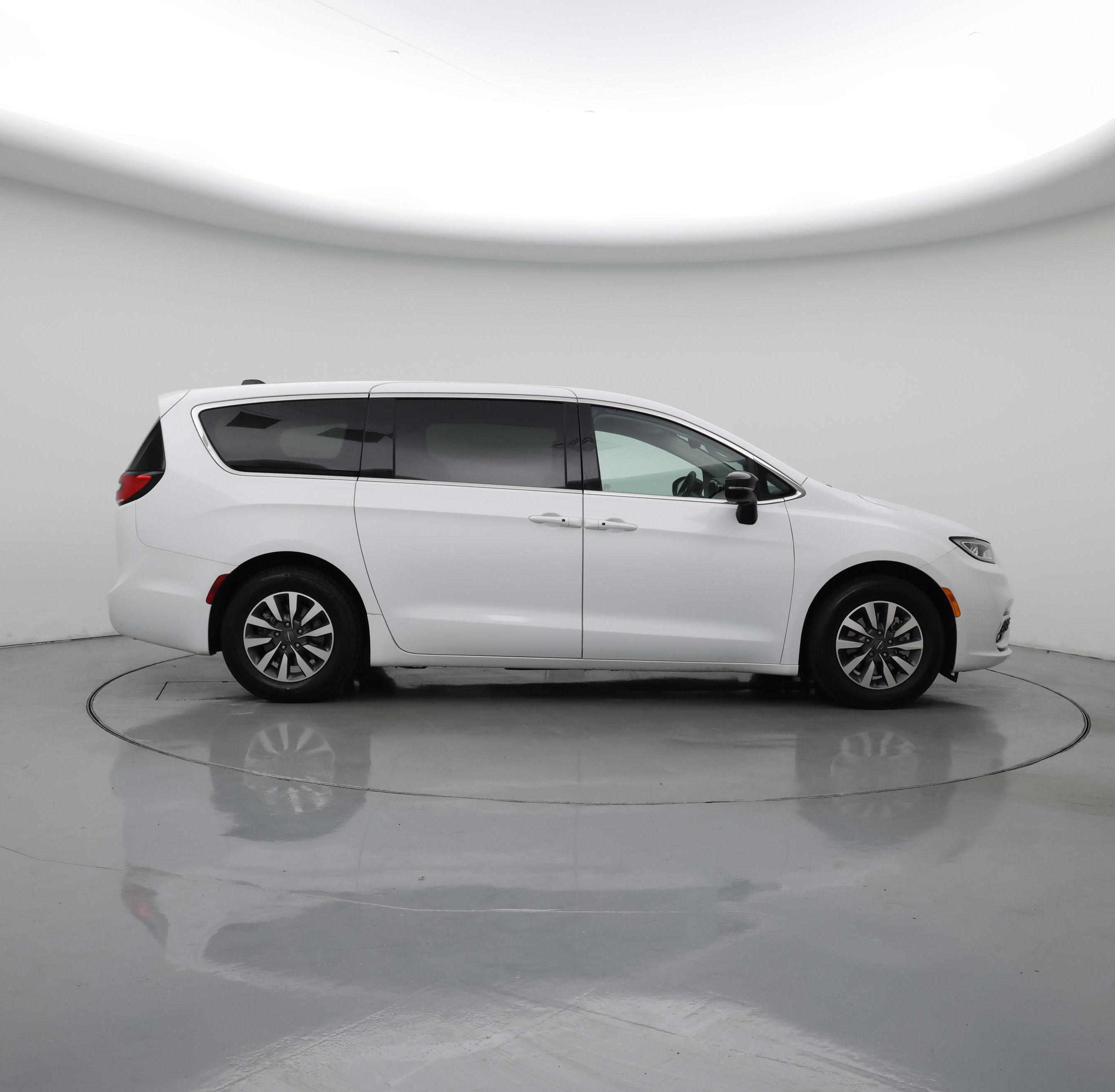 Thumbnail: 2024 Chrysler Pacifica - 7