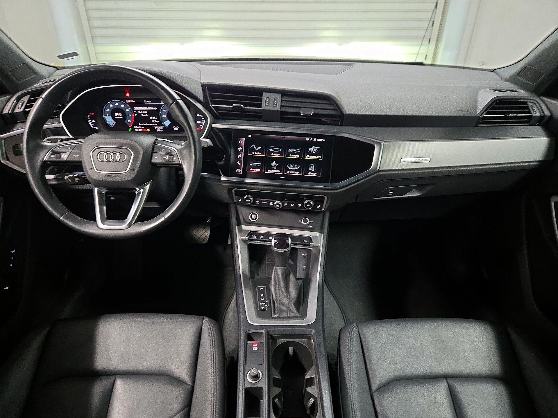 Thumbnail: 2024 Audi Q3 - 9