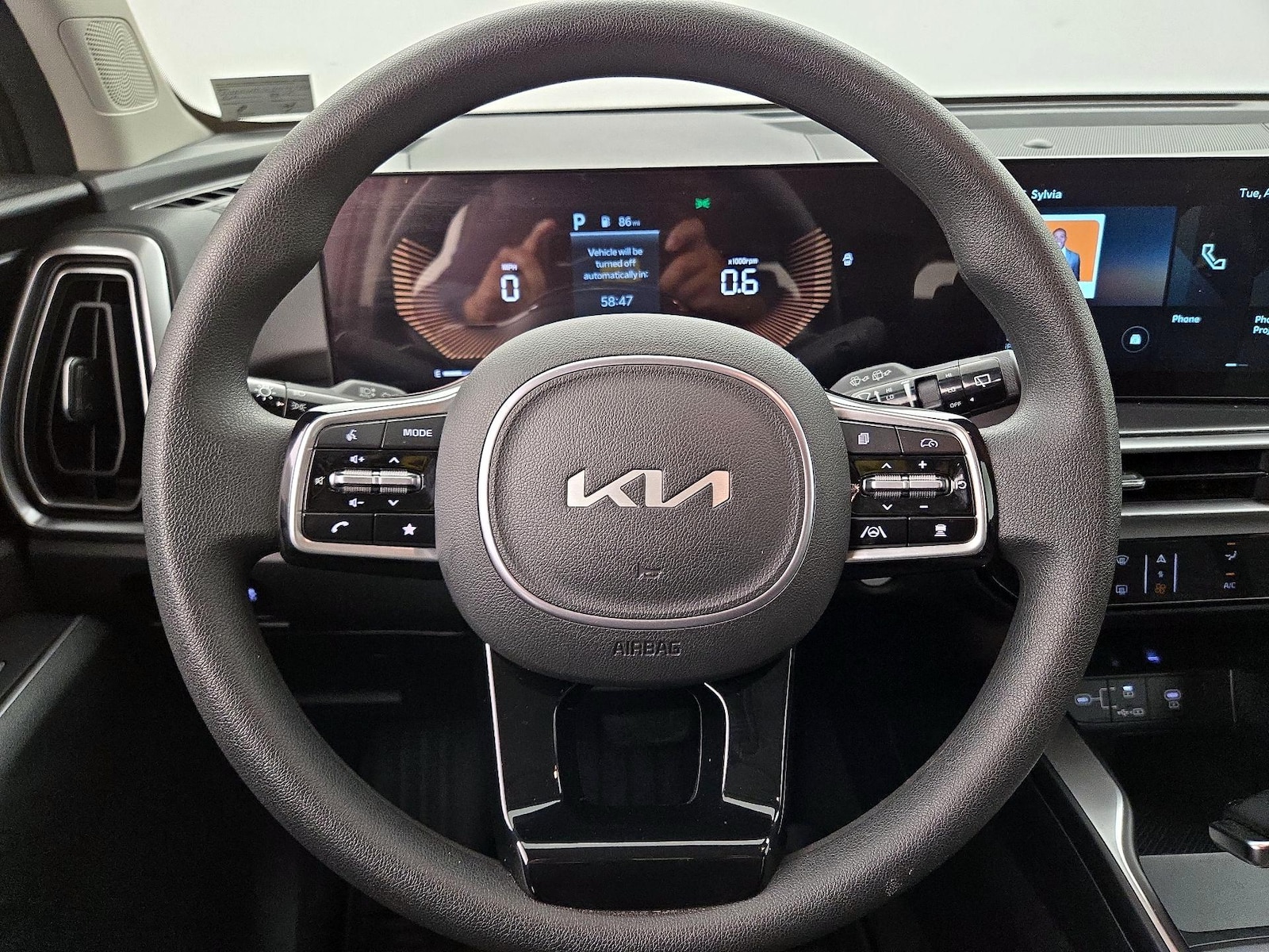 2025 Kia Sorento LX - Photo 11