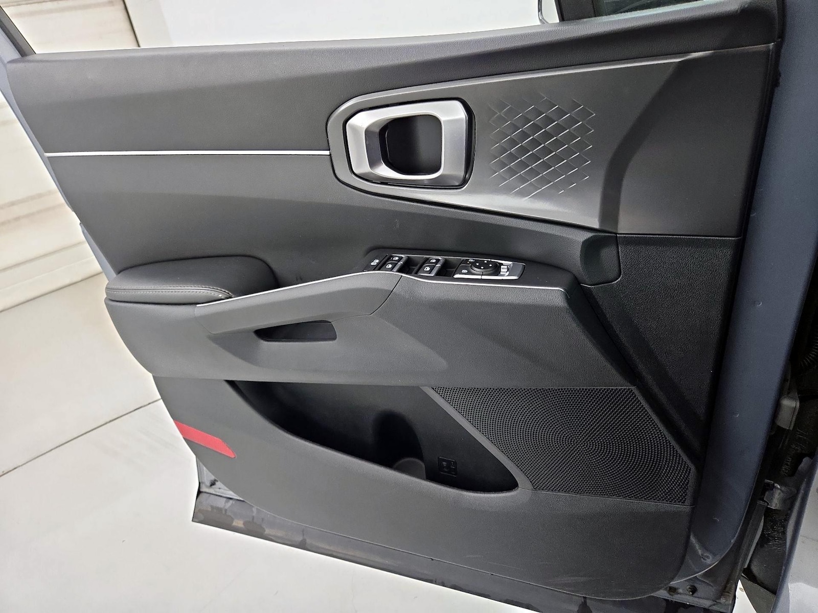 2025 Kia Sorento LX - Photo 13