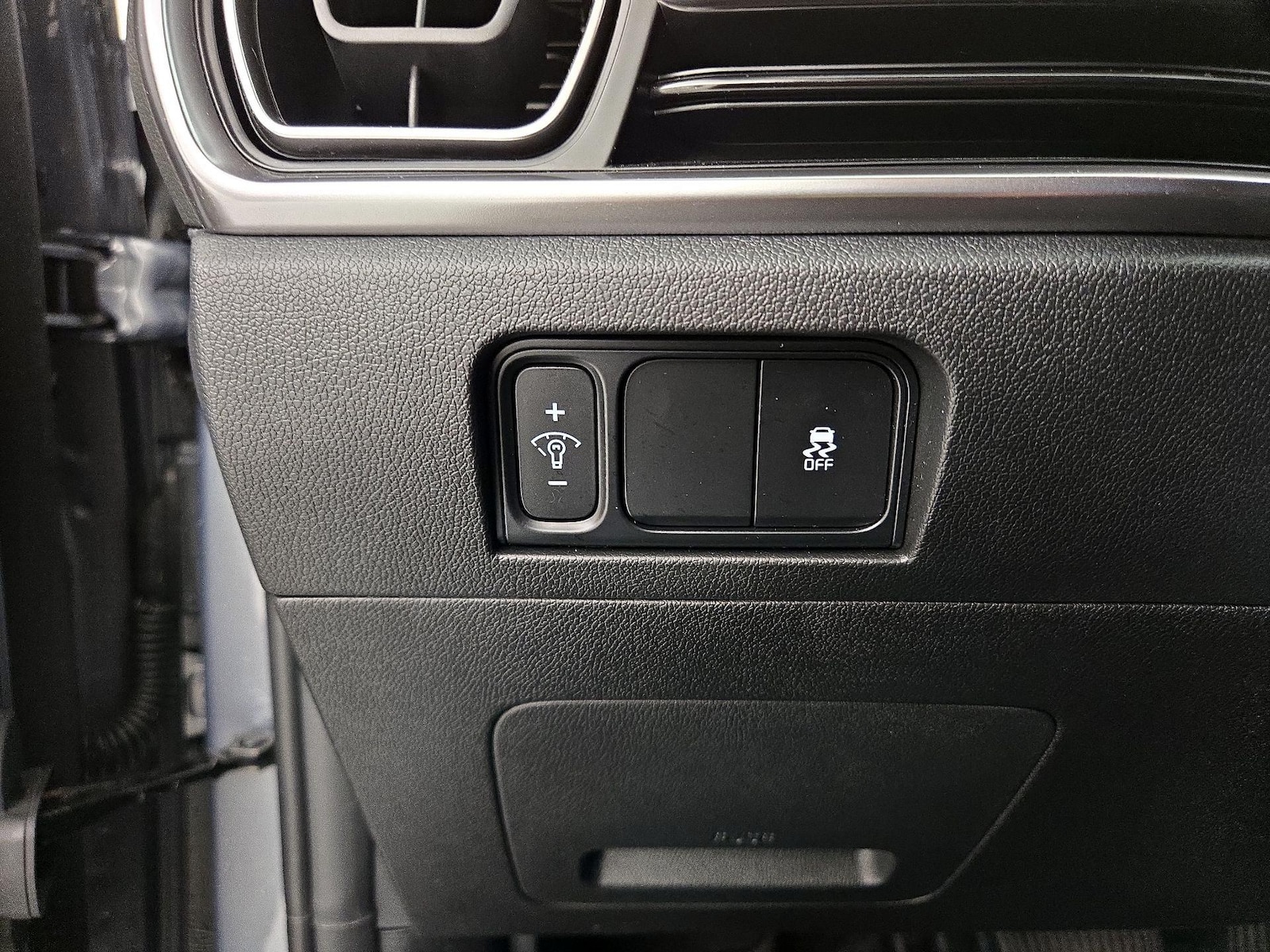 2025 Kia Sorento LX - Photo 14
