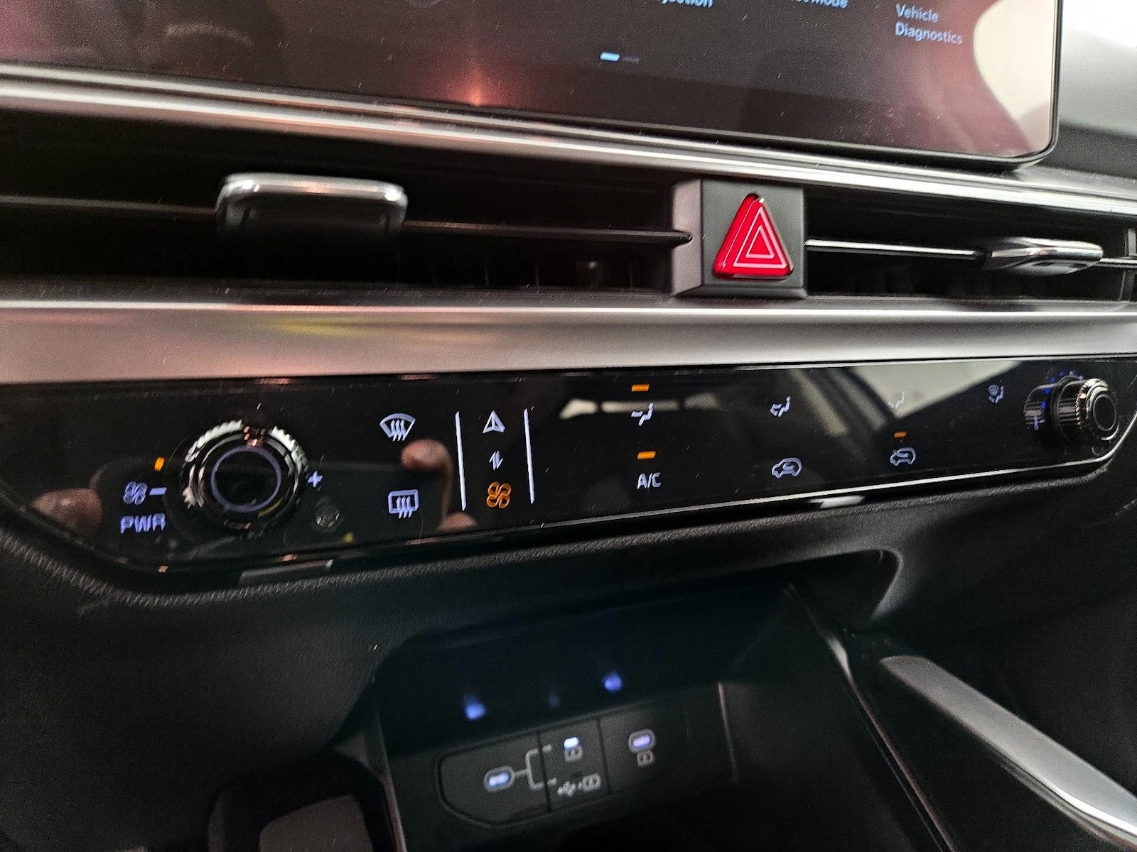 2025 Kia Sorento LX - Photo 17