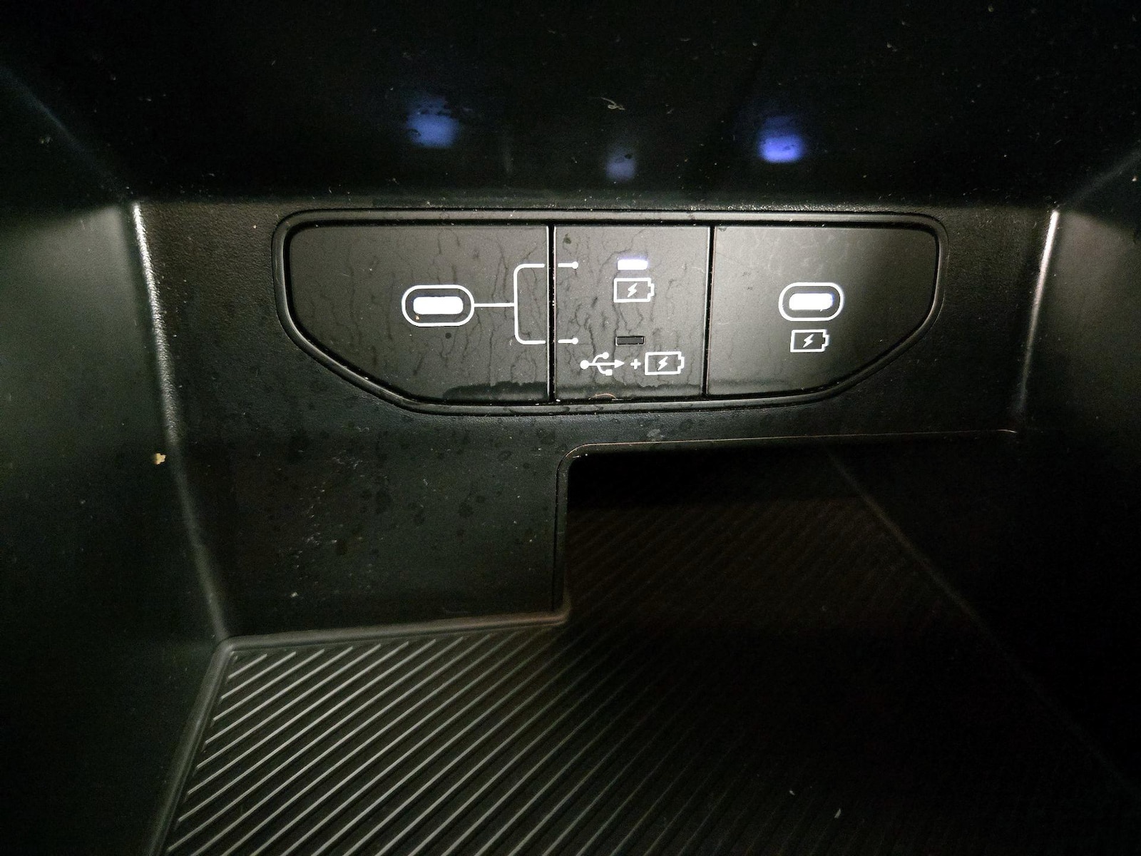 2025 Kia Sorento LX - Photo 19