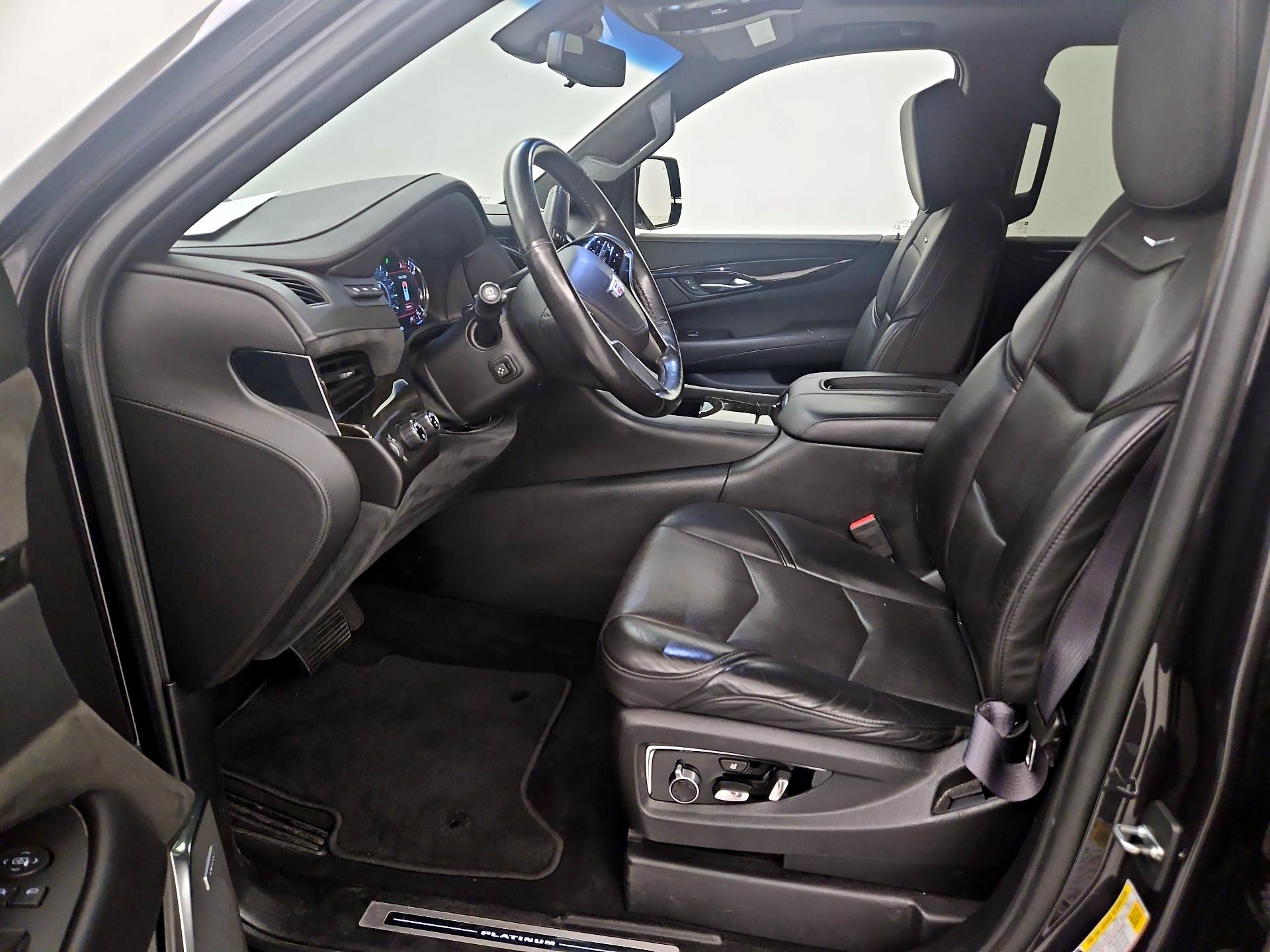 Thumbnail: 2017 Cadillac Escalade - 11