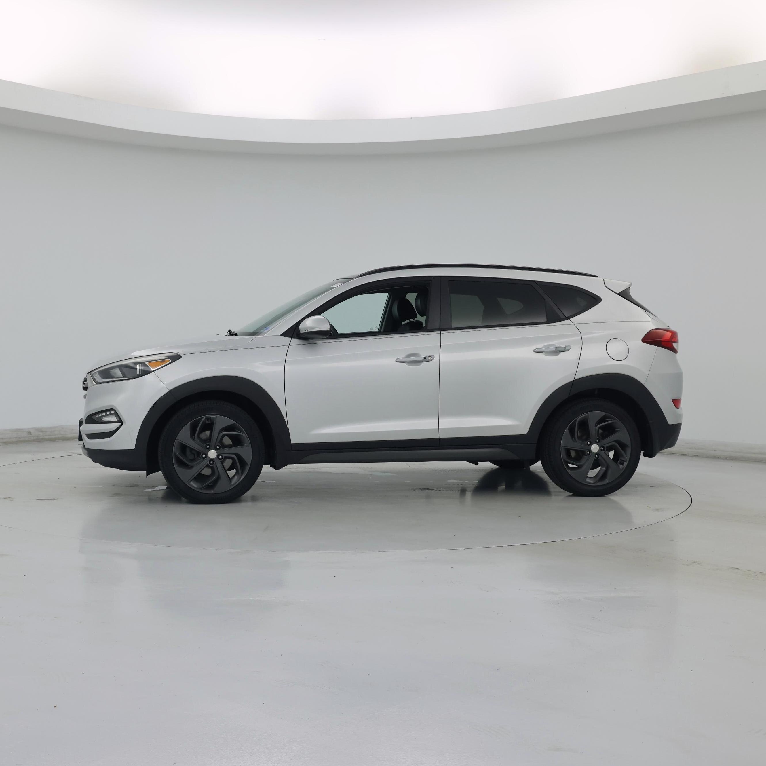 Thumbnail: 2016 Hyundai Tucson - 3
