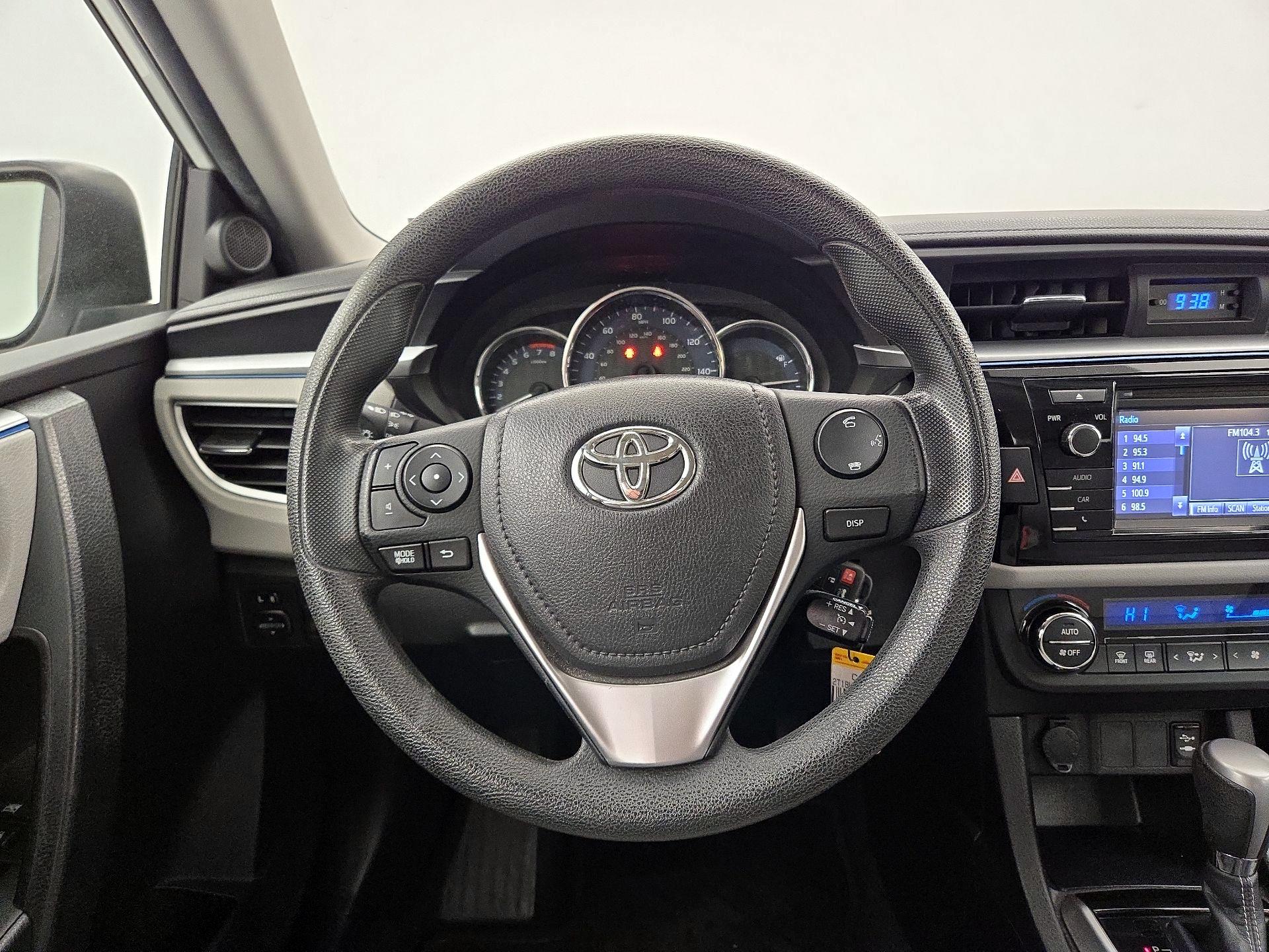 Thumbnail: 2015 Toyota Corolla - 10