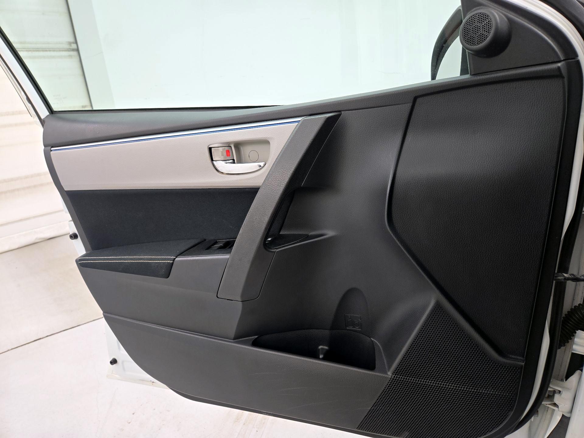 Thumbnail: 2015 Toyota Corolla - 12