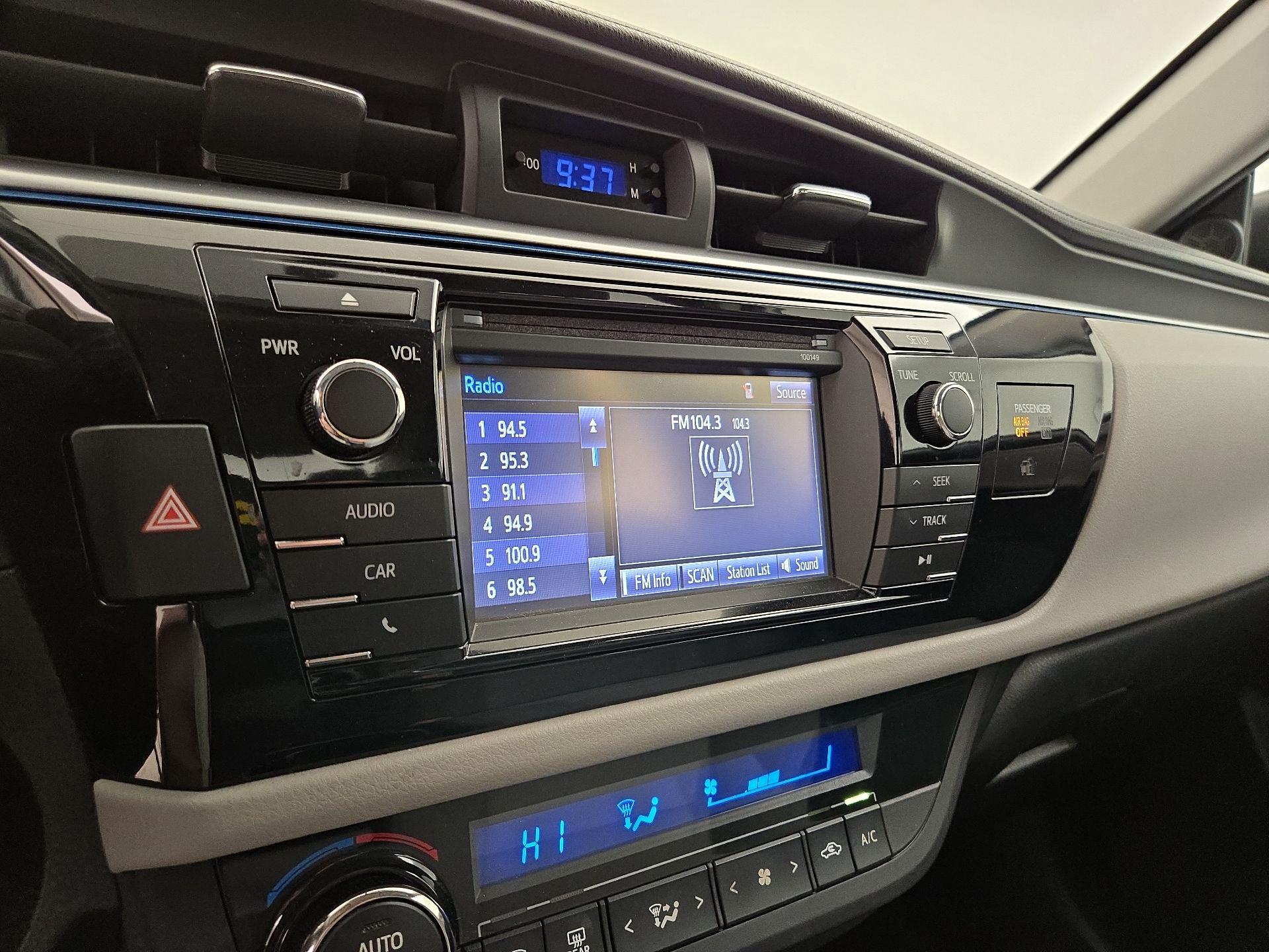 Thumbnail: 2015 Toyota Corolla - 15