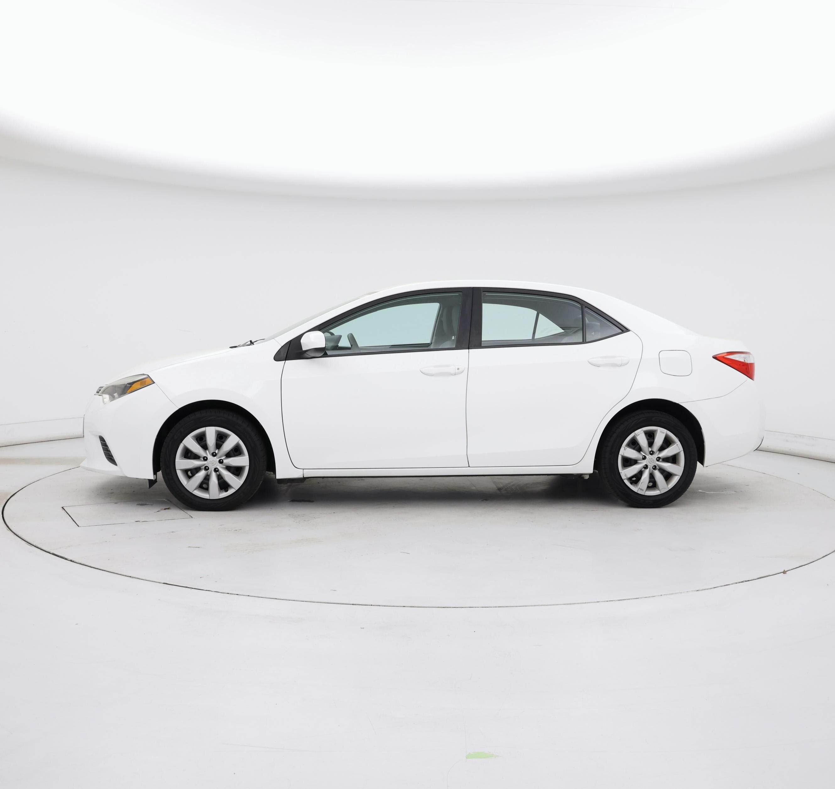 Thumbnail: 2015 Toyota Corolla - 3