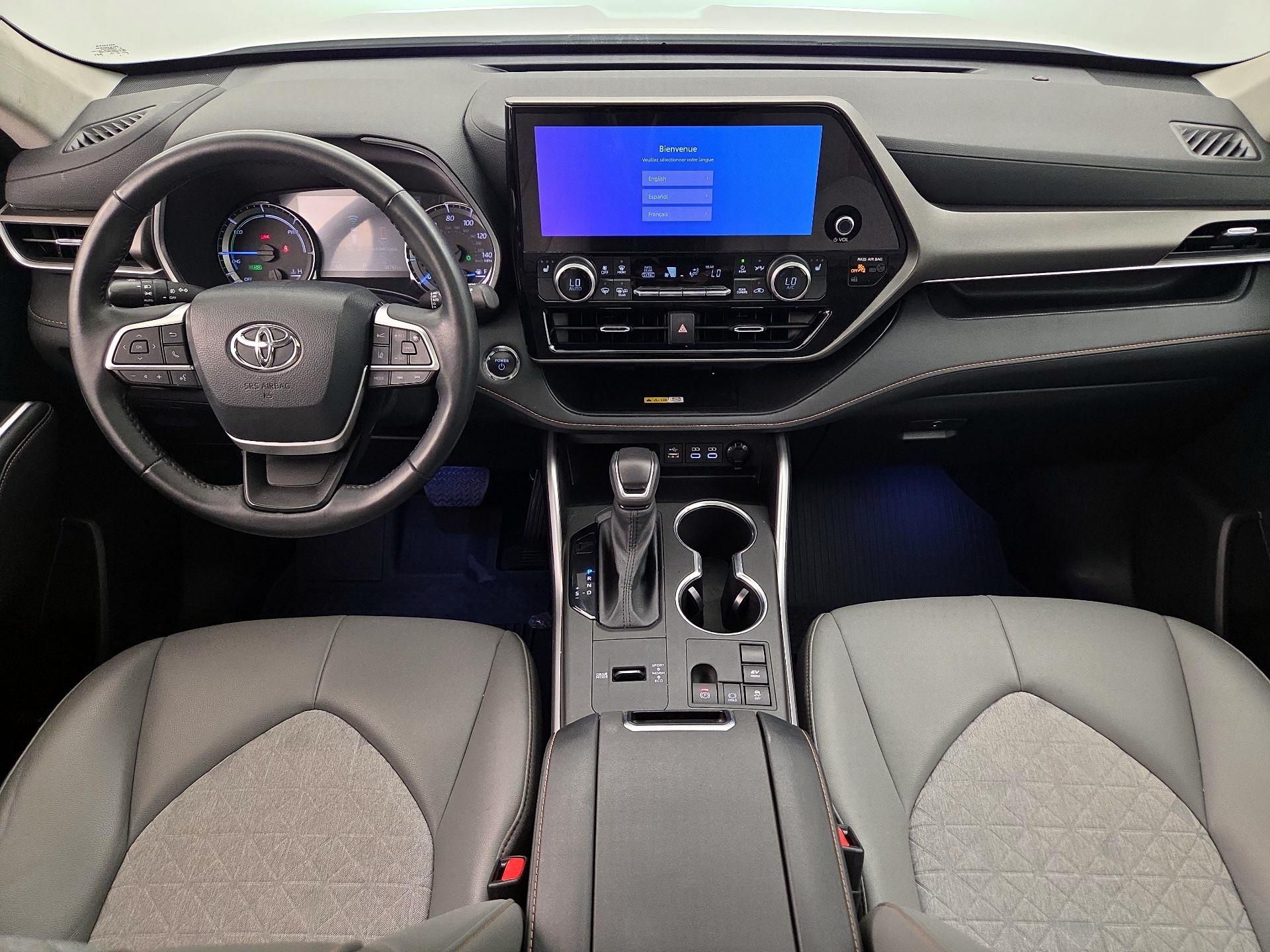 Thumbnail: 2023 Toyota Highlander - 9