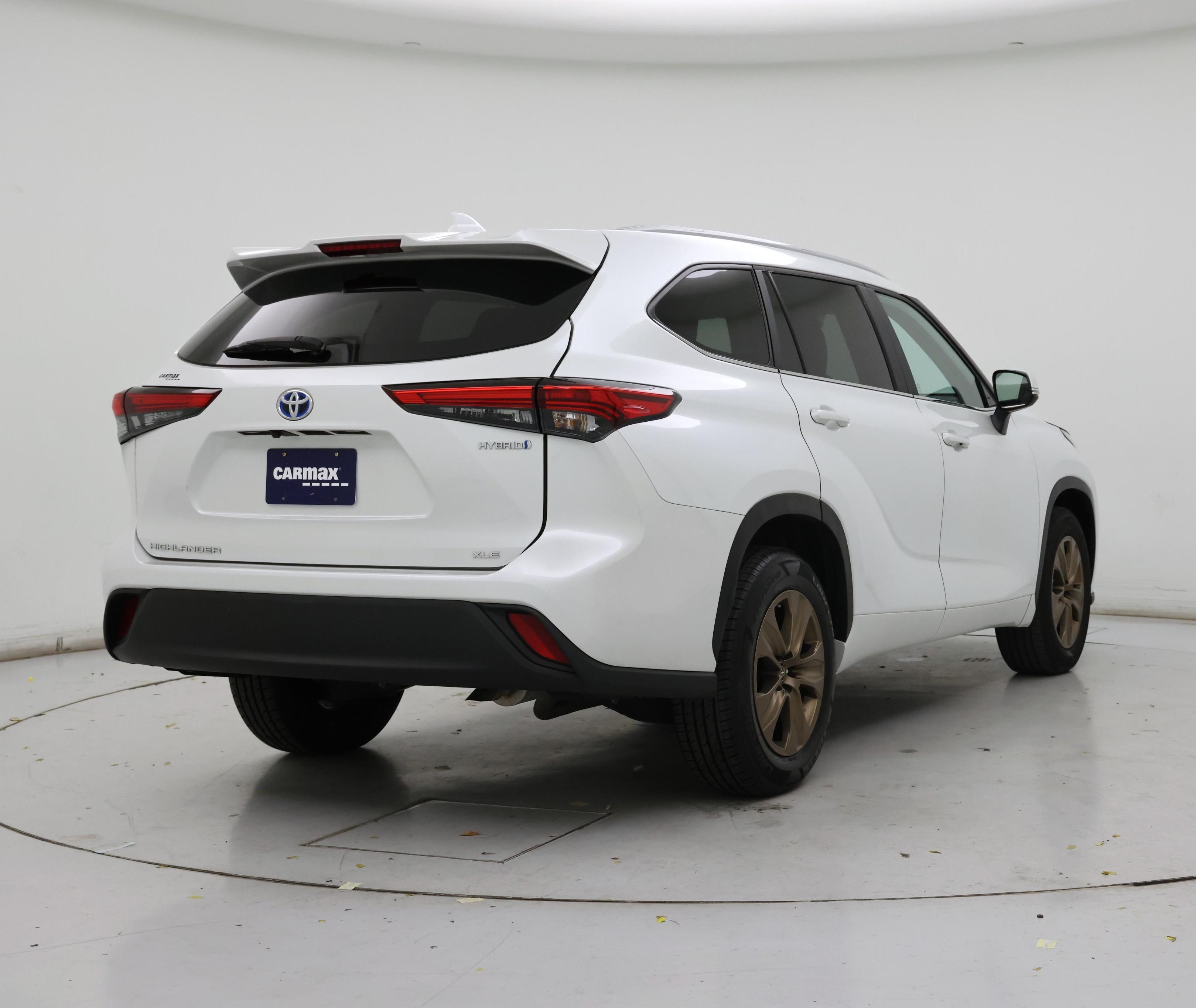 Thumbnail: 2023 Toyota Highlander - 8
