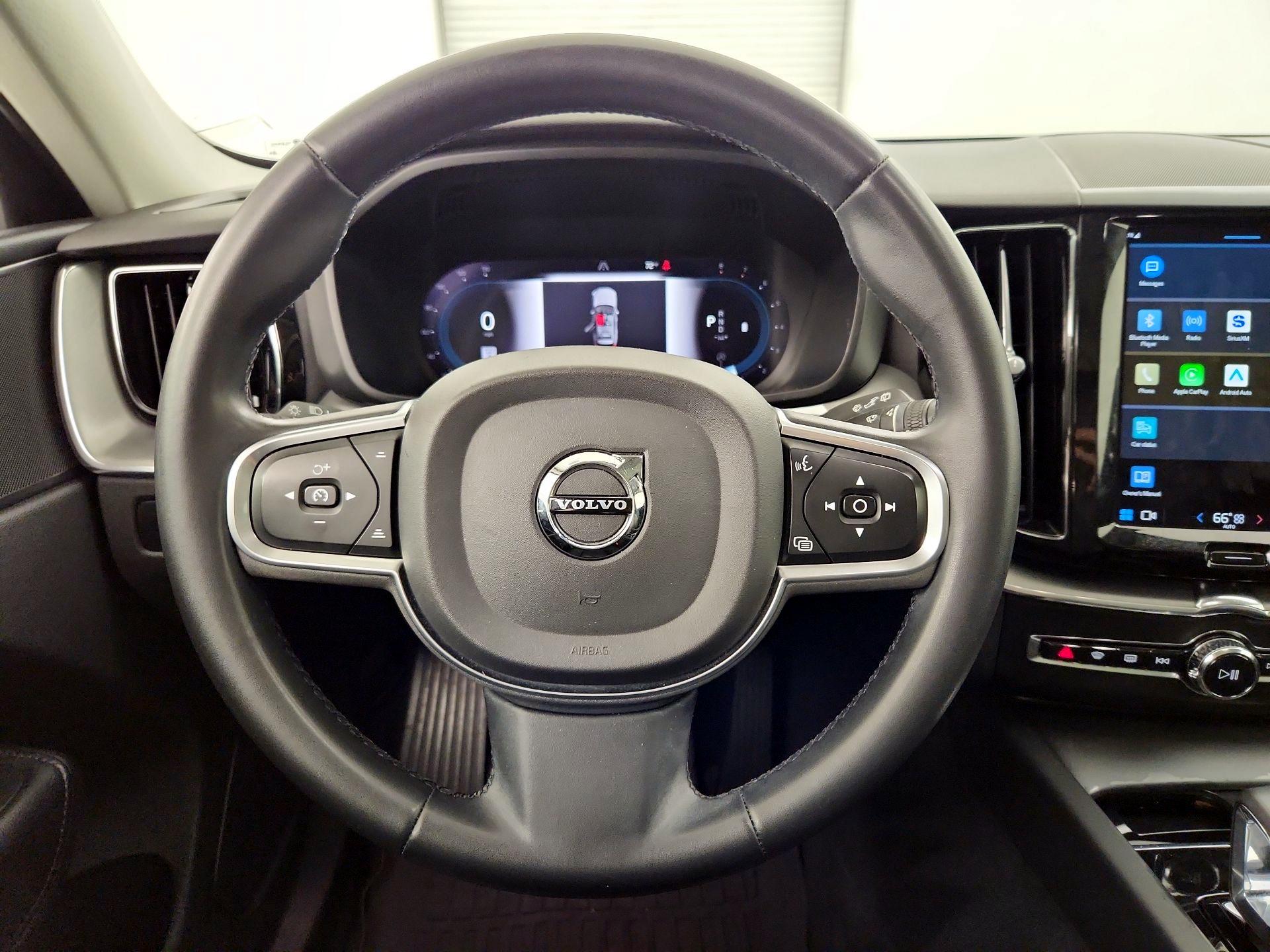 Thumbnail: 2023 Volvo XC60 - 10