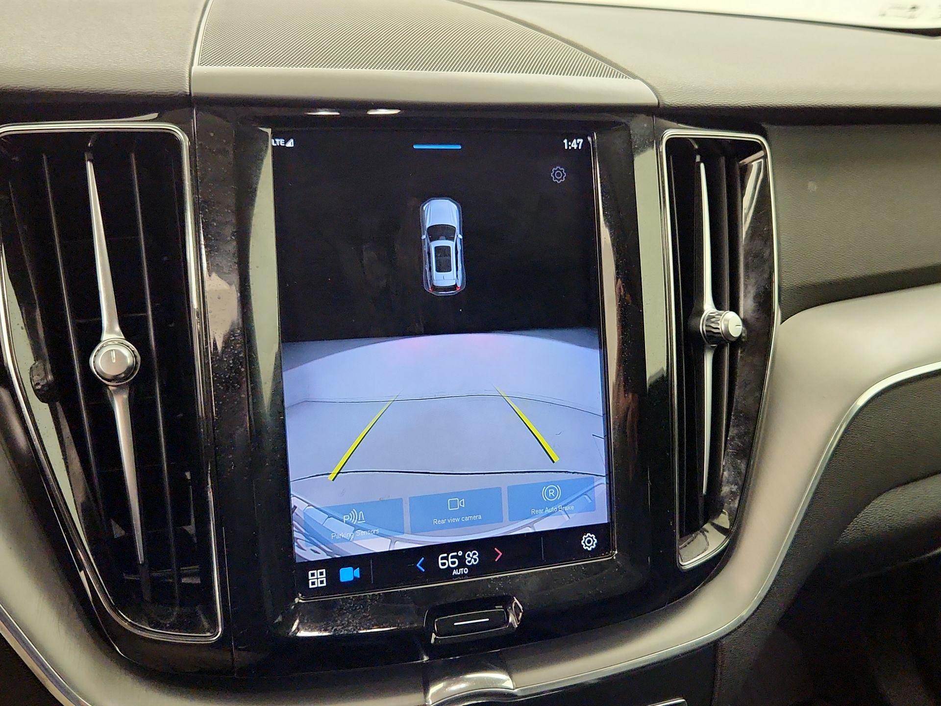 Thumbnail: 2023 Volvo XC60 - 14