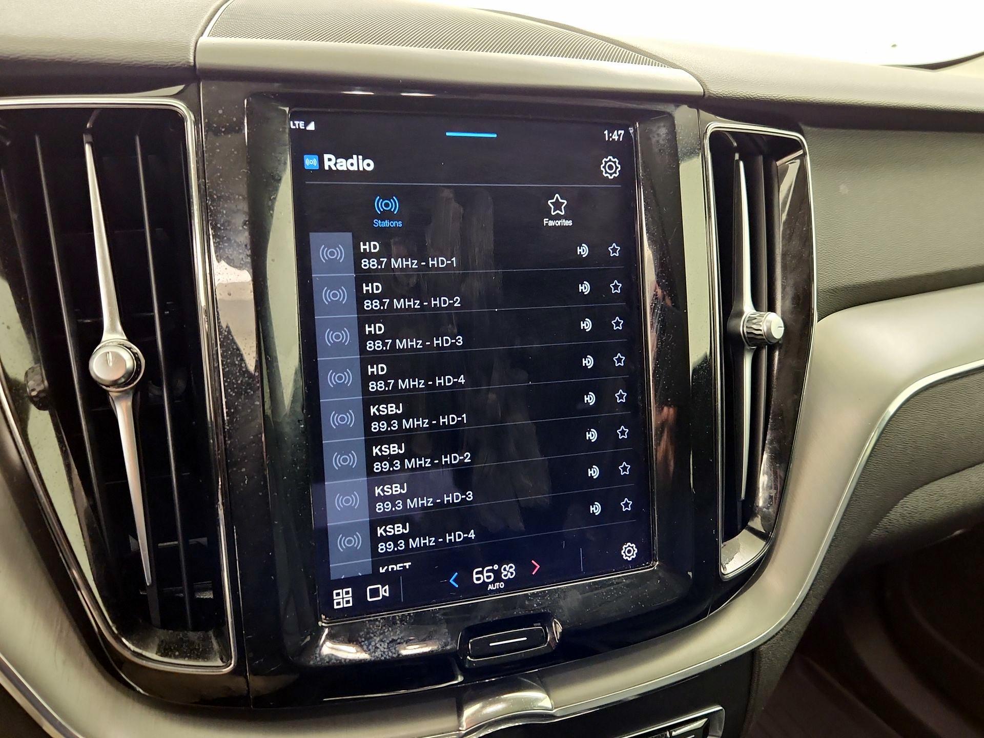 Thumbnail: 2023 Volvo XC60 - 15