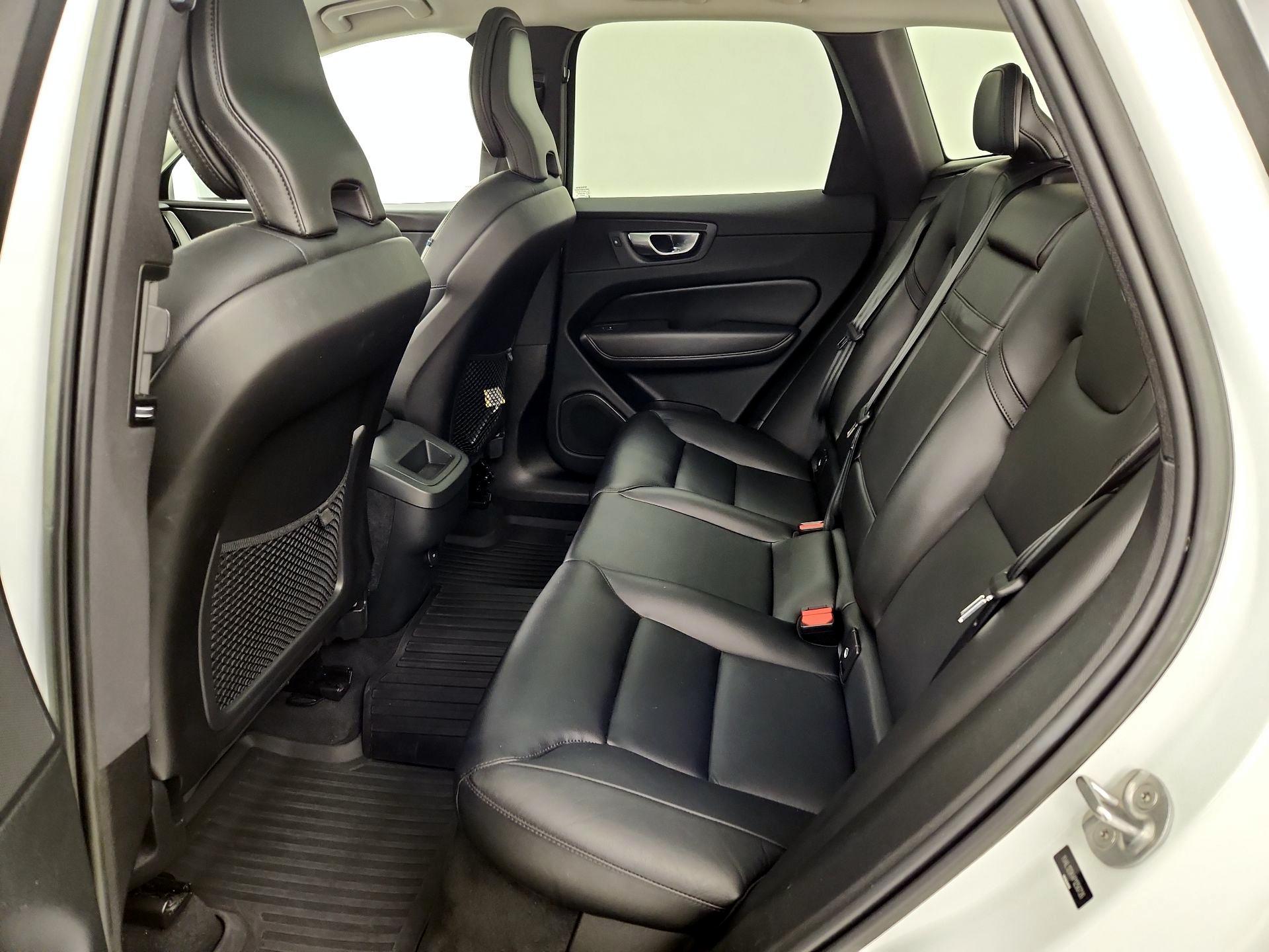 Thumbnail: 2023 Volvo XC60 - 20