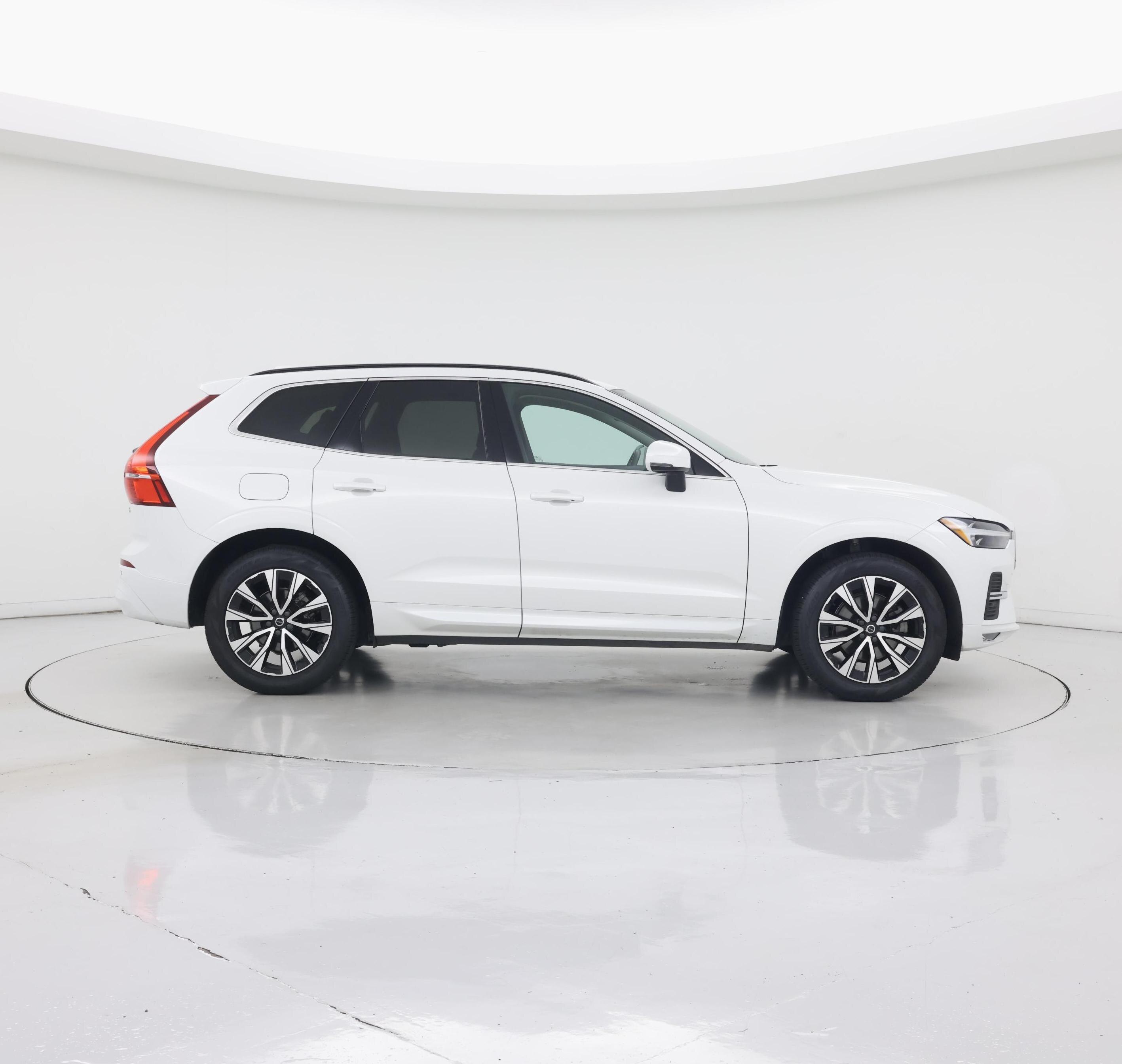 Thumbnail: 2023 Volvo XC60 - 7