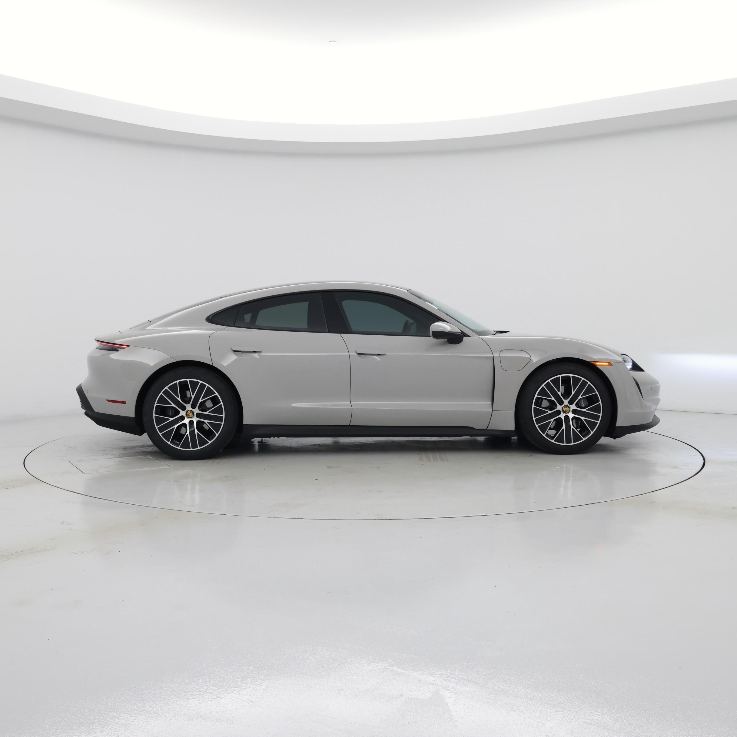 Thumbnail: 2023 Porsche Taycan - 7