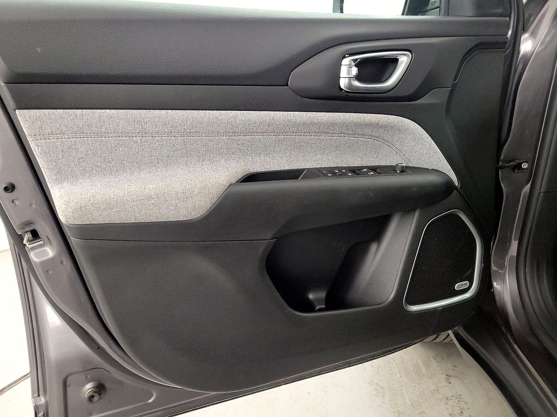 Thumbnail: 2022 Jeep Compass - 12