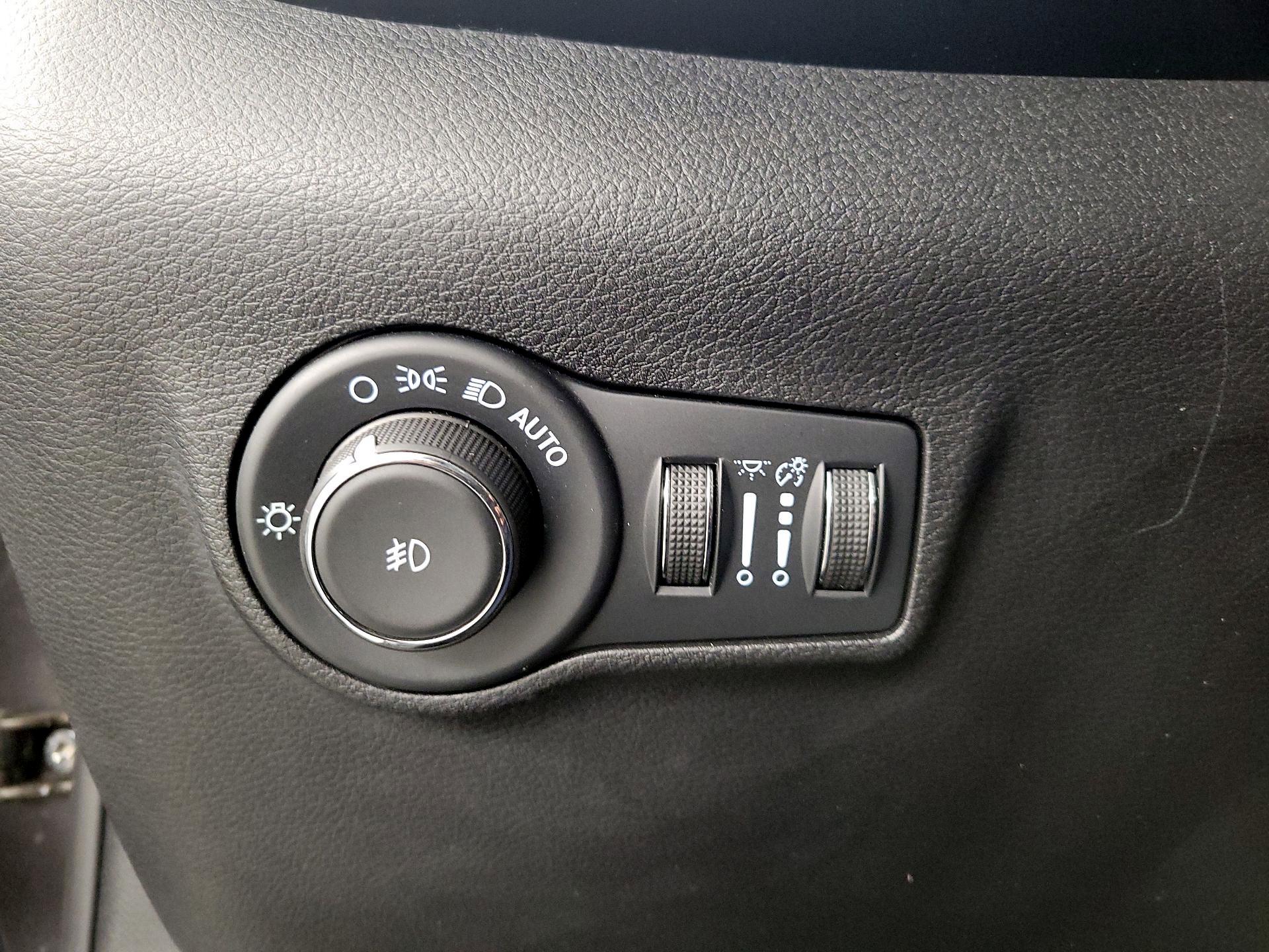 Thumbnail: 2022 Jeep Compass - 13