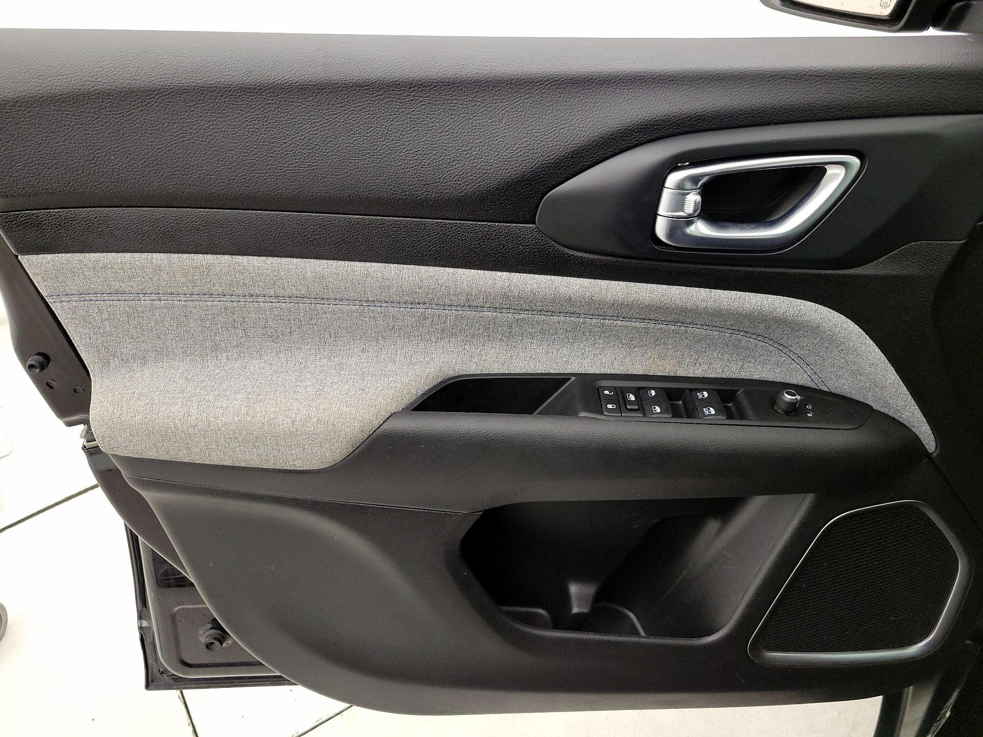 Thumbnail: 2022 Jeep Compass - 12