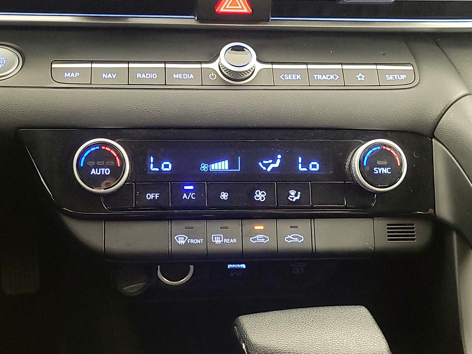 Thumbnail: 2024 Hyundai Elantra - 17