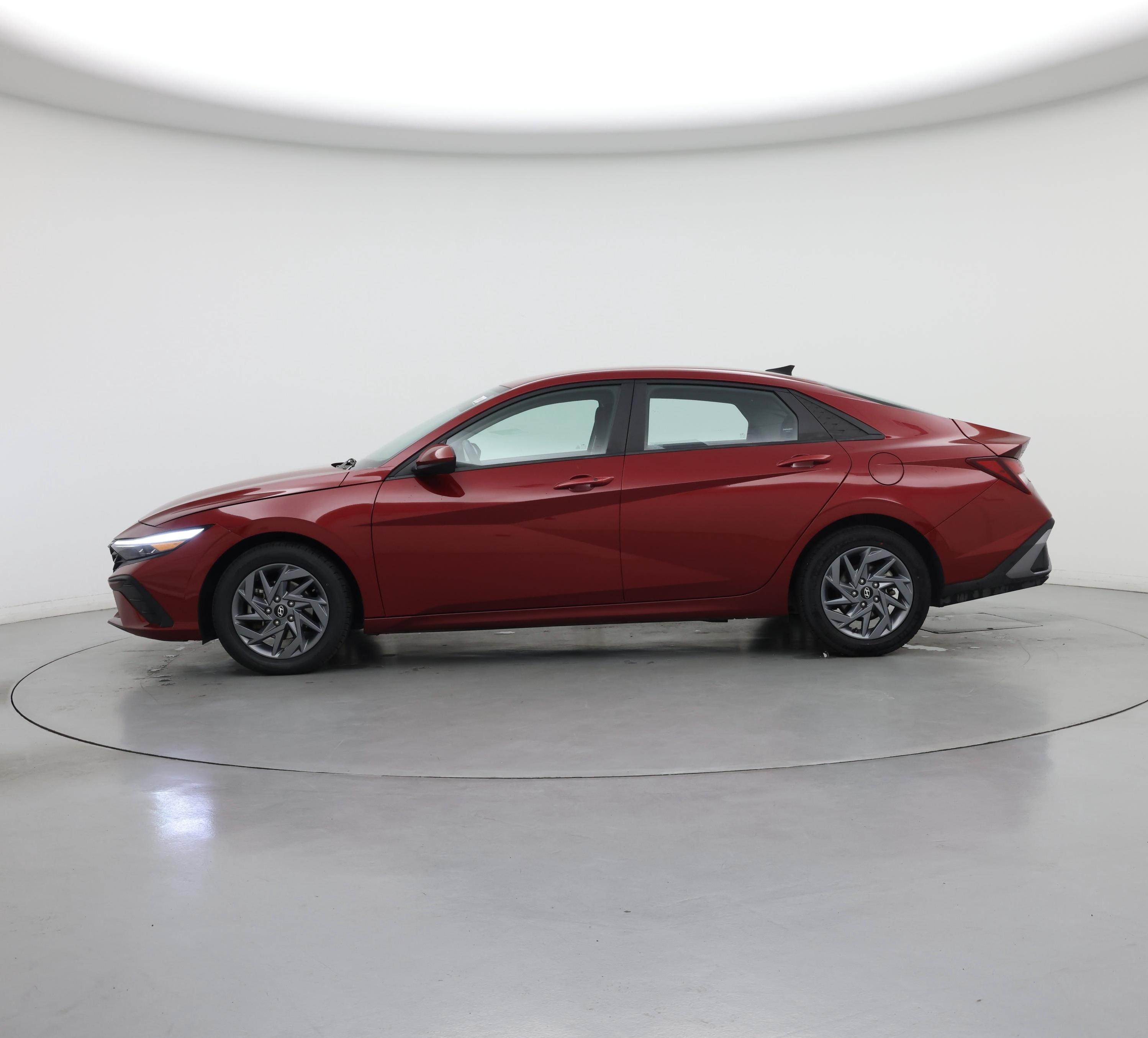 Thumbnail: 2024 Hyundai Elantra - 3