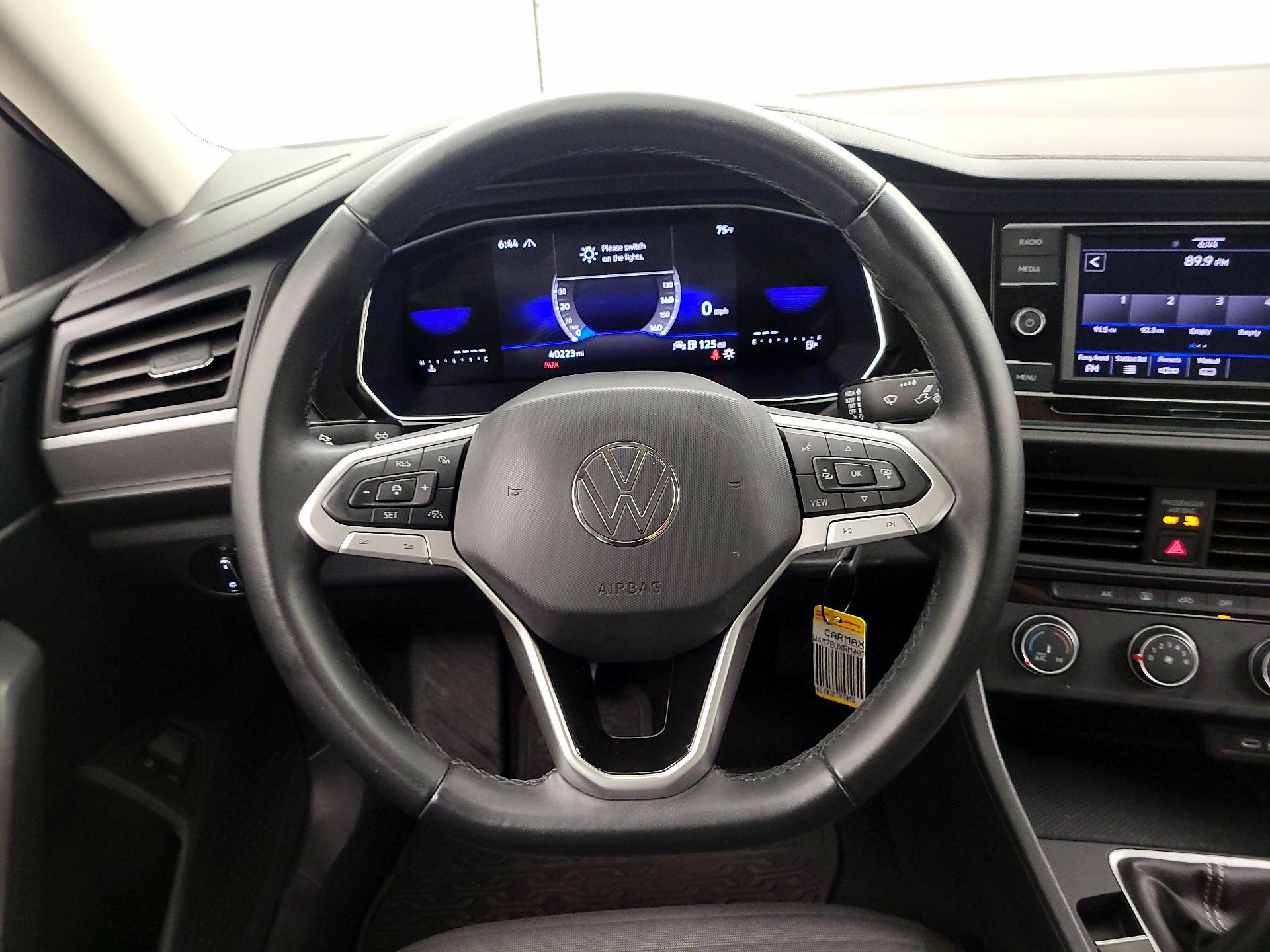 Thumbnail: 2024 Volkswagen Jetta - 10