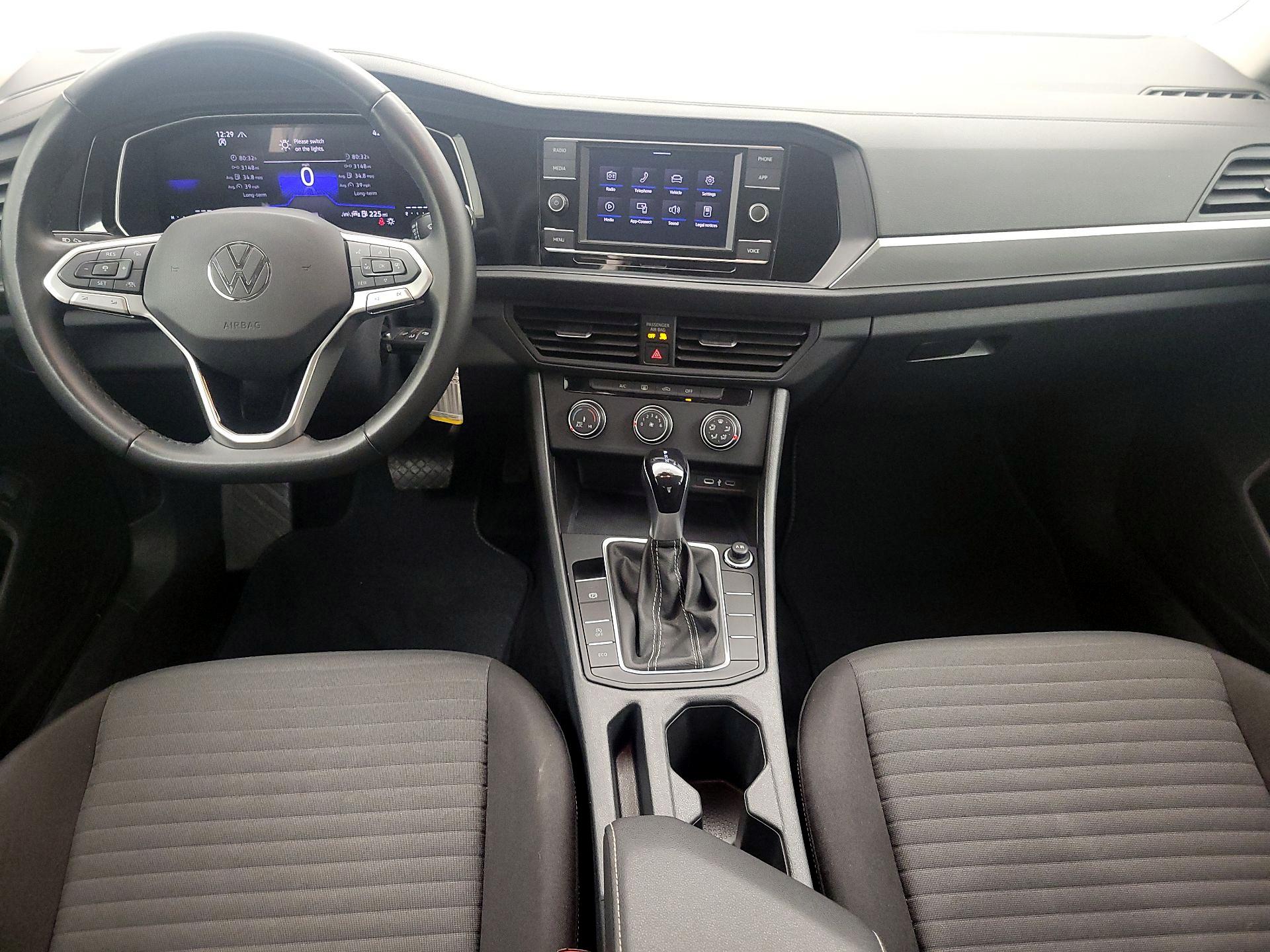 Thumbnail: 2024 Volkswagen Jetta - 9