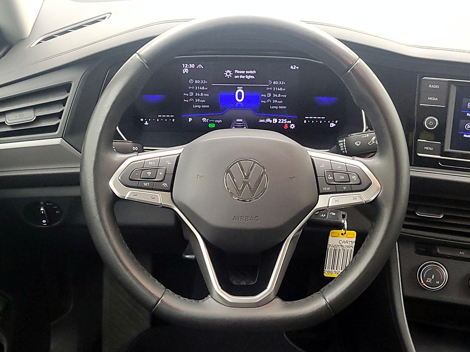 Thumbnail: 2024 Volkswagen Jetta - 10