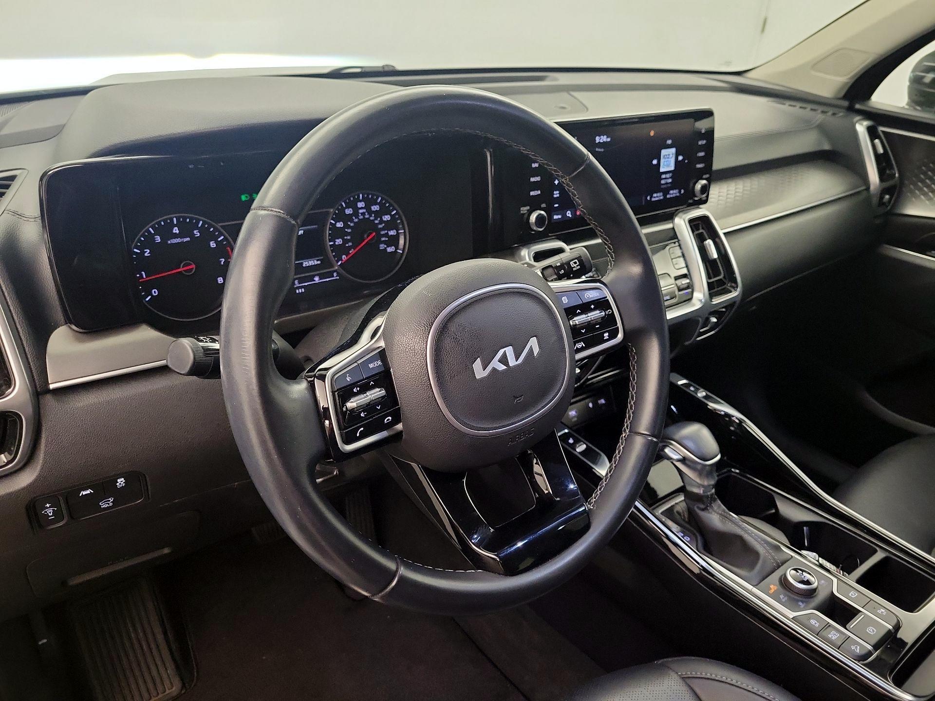 Thumbnail: 2022 Kia Sorento - 9