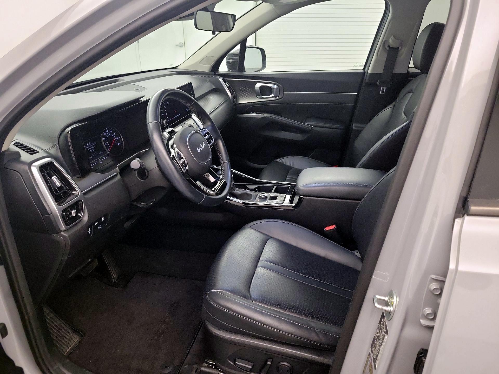 Thumbnail: 2022 Kia Sorento - 11