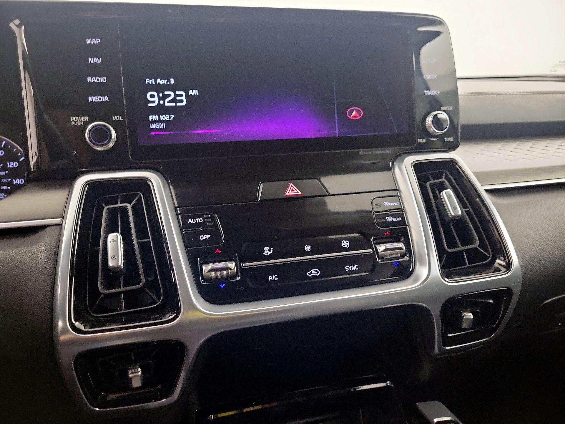 Thumbnail: 2022 Kia Sorento - 16